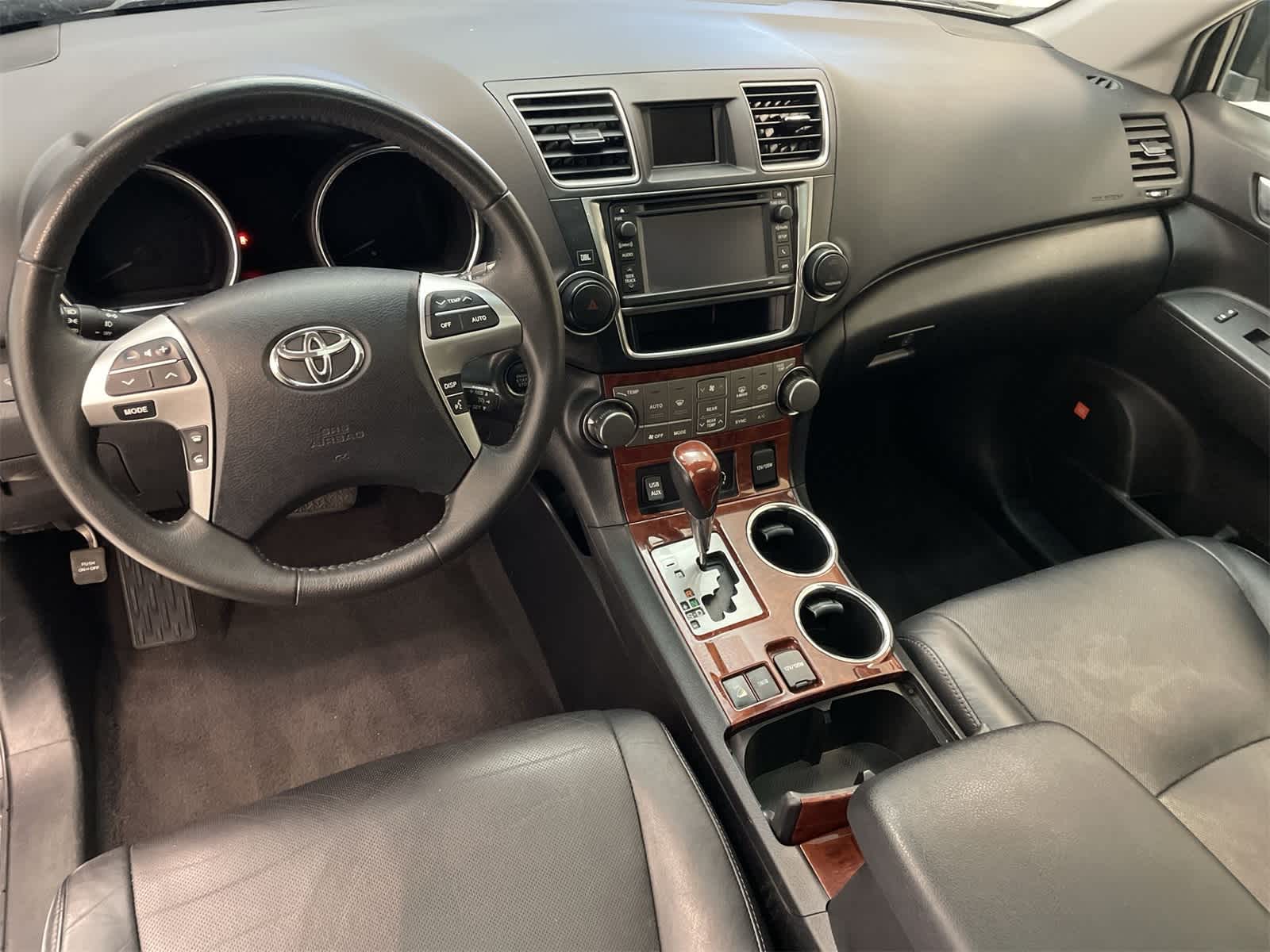 Thumbnail: 2013 Toyota Highlander - 18