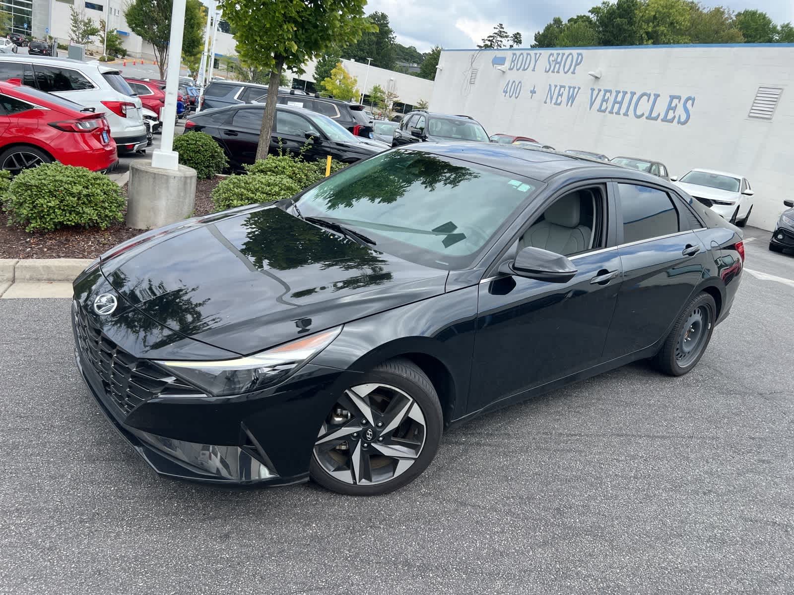 Thumbnail: 2023 Hyundai Elantra - 4