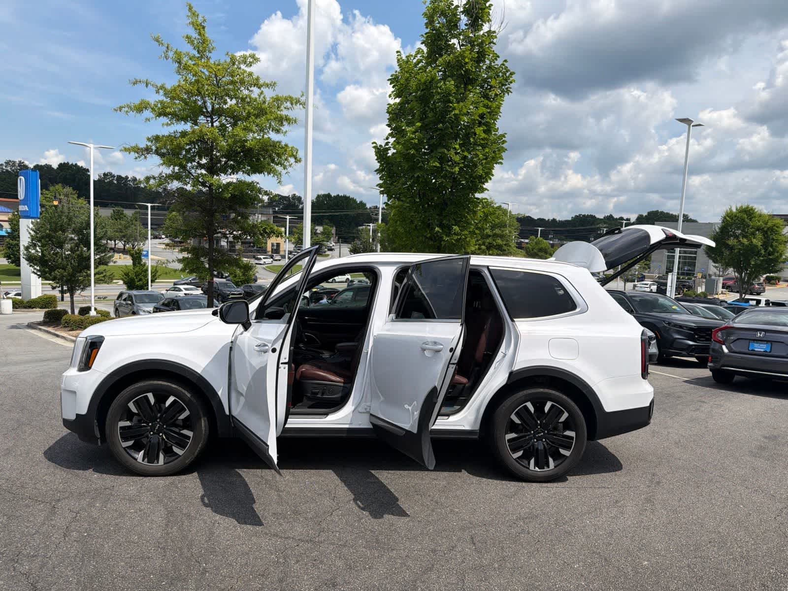 Thumbnail: 2024 Kia Telluride - 18