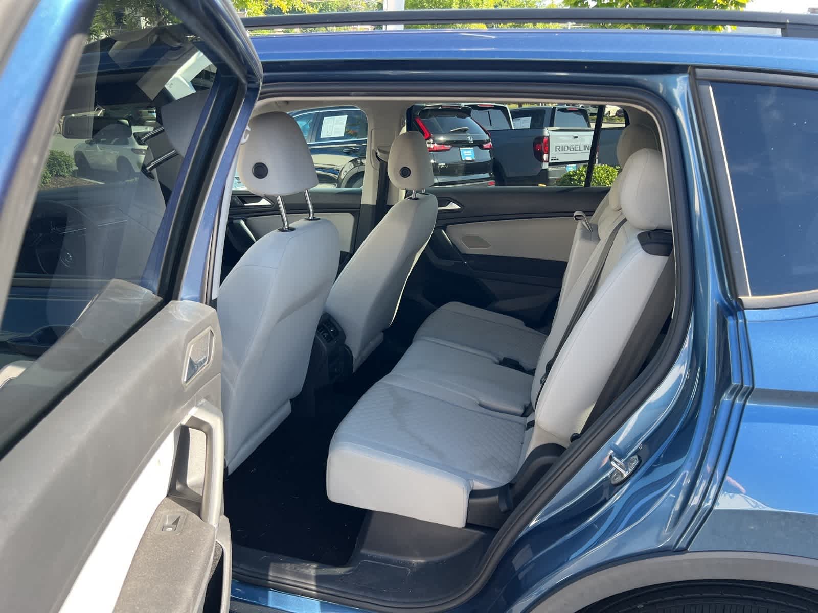 Thumbnail: 2020 Volkswagen Tiguan - 15