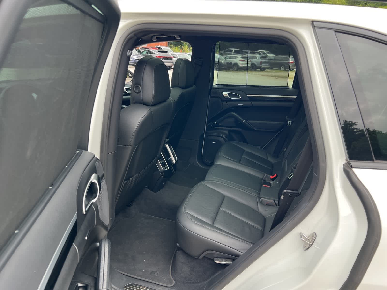 Thumbnail: 2014 Porsche Cayenne - 16