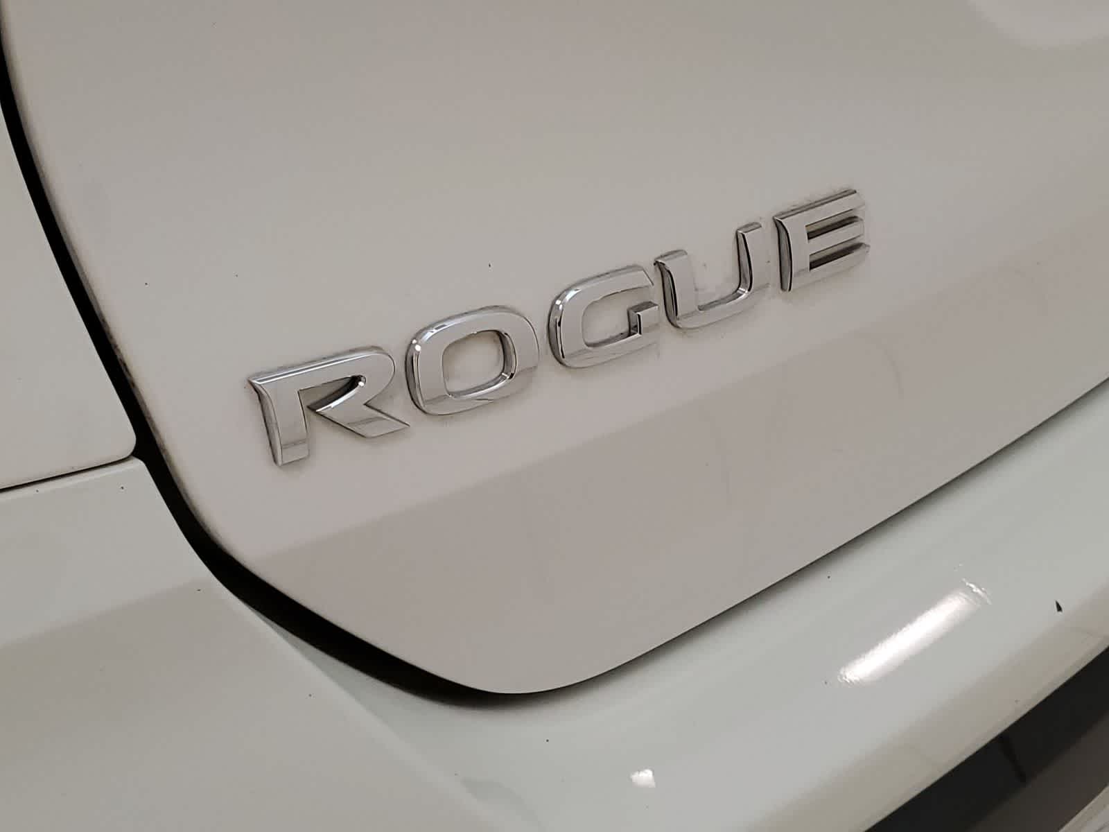 Thumbnail: 2018 Nissan Rogue - 18