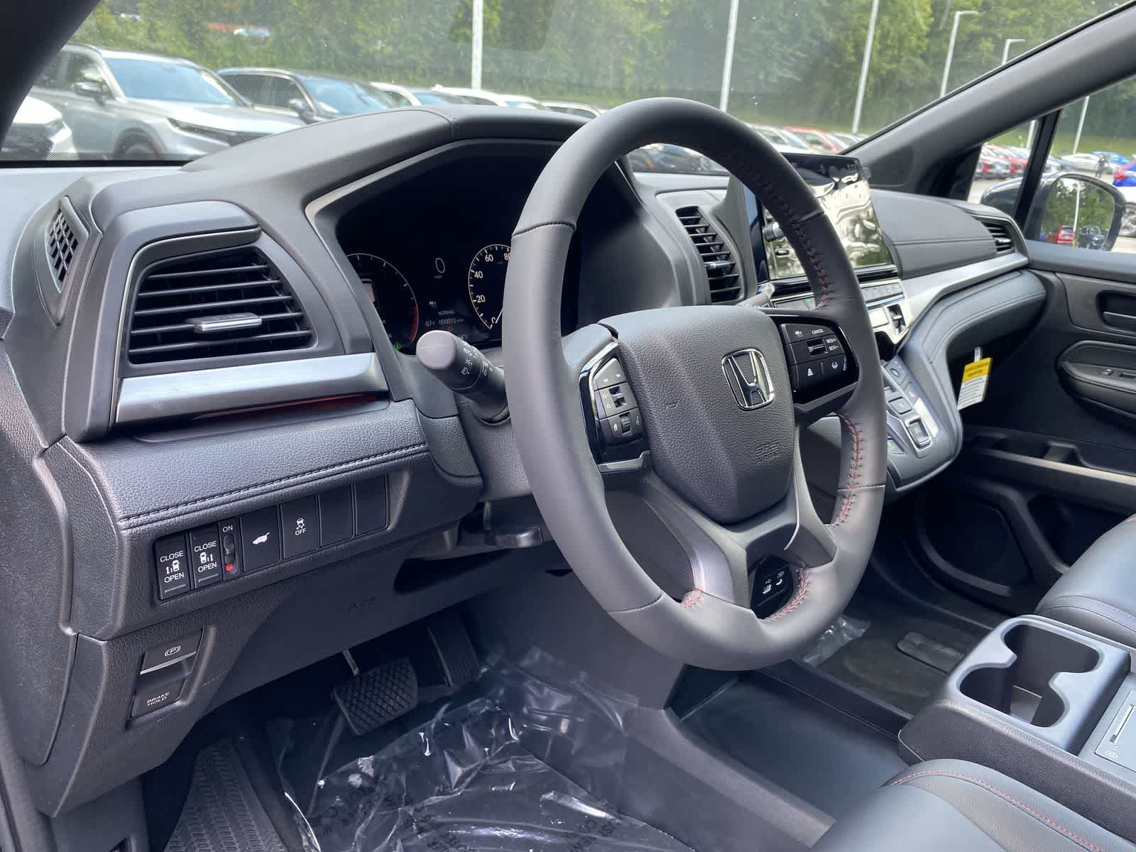 Thumbnail: 2026 Honda Odyssey - 9