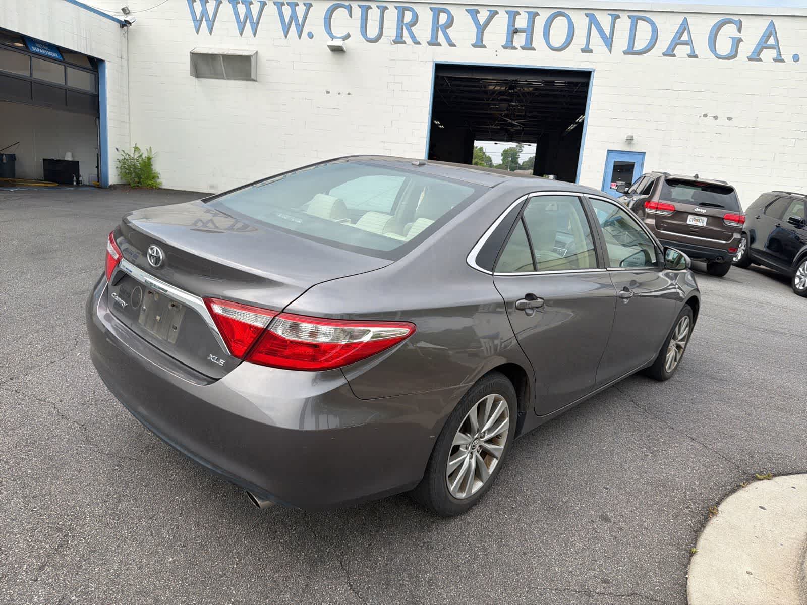 Thumbnail: 2015 Toyota Camry - 12
