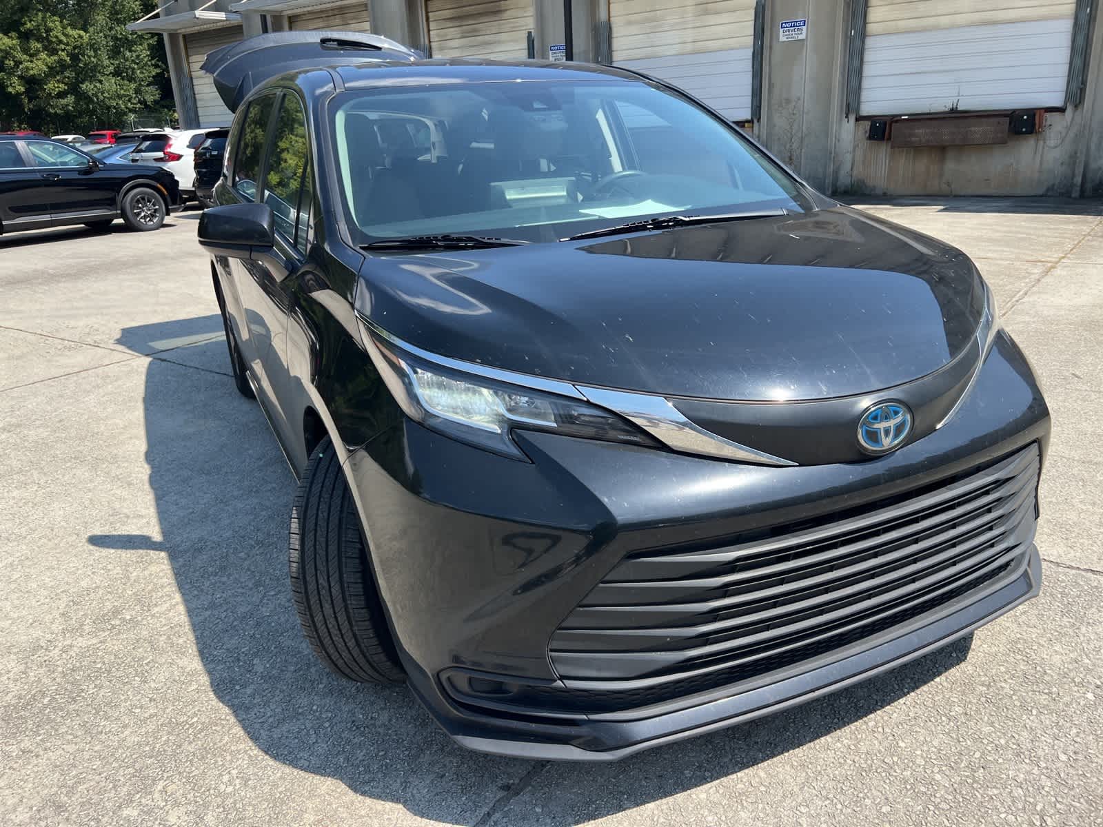 Thumbnail: 2023 Toyota Sienna - 13