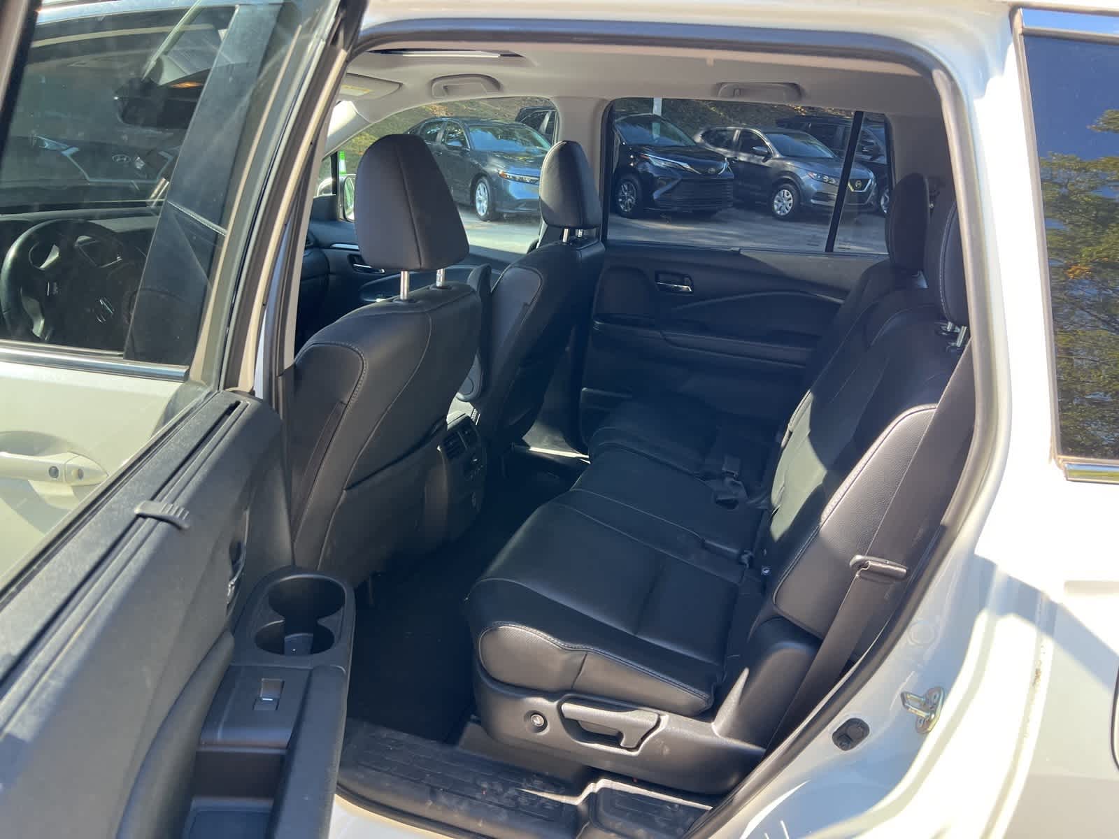 Thumbnail: 2019 Honda Pilot - 15