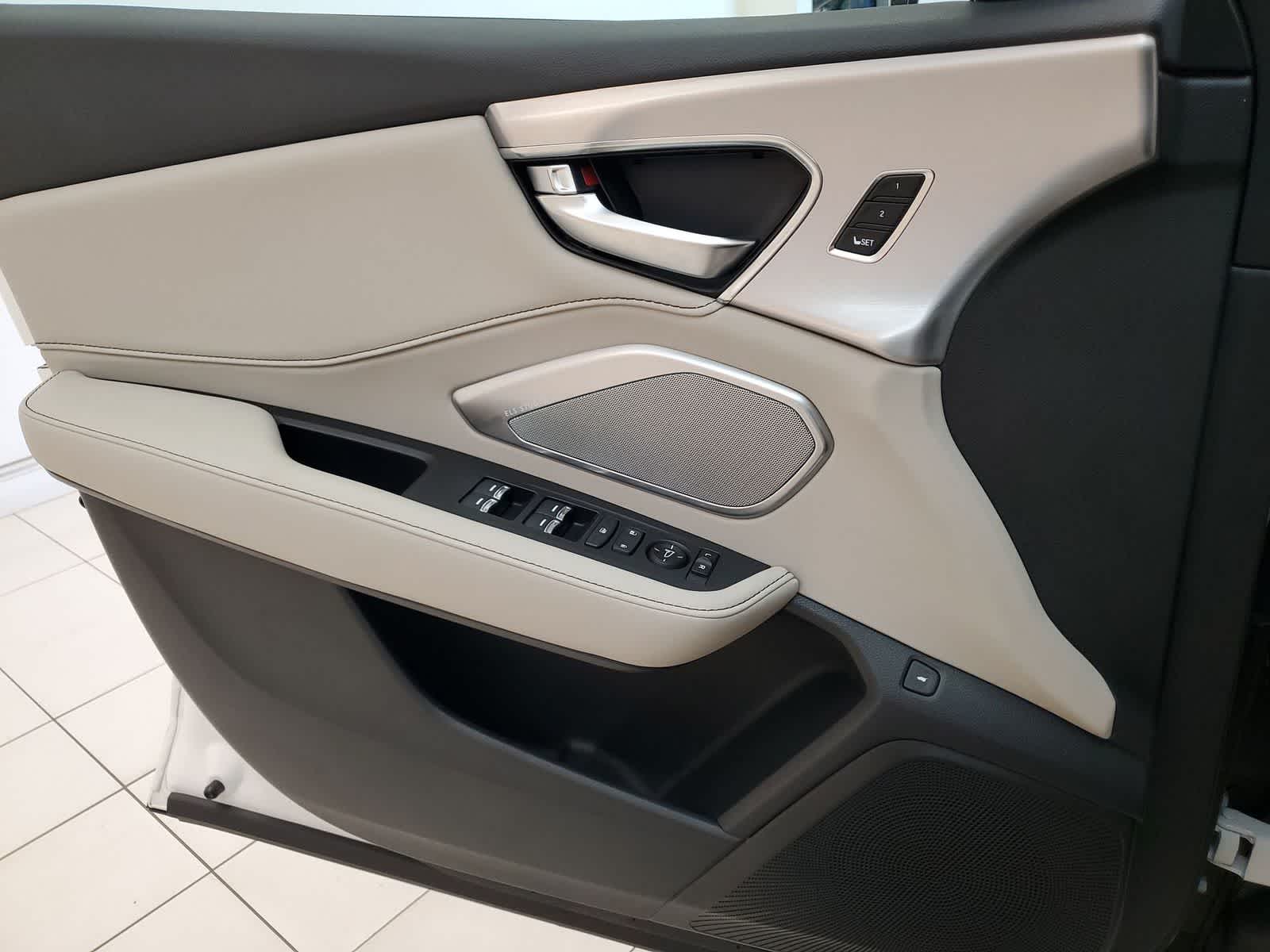 Thumbnail: 2025 Acura RDX - 16