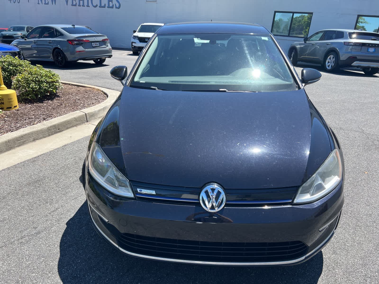 Thumbnail: 2016 Volkswagen e-Golf - 14