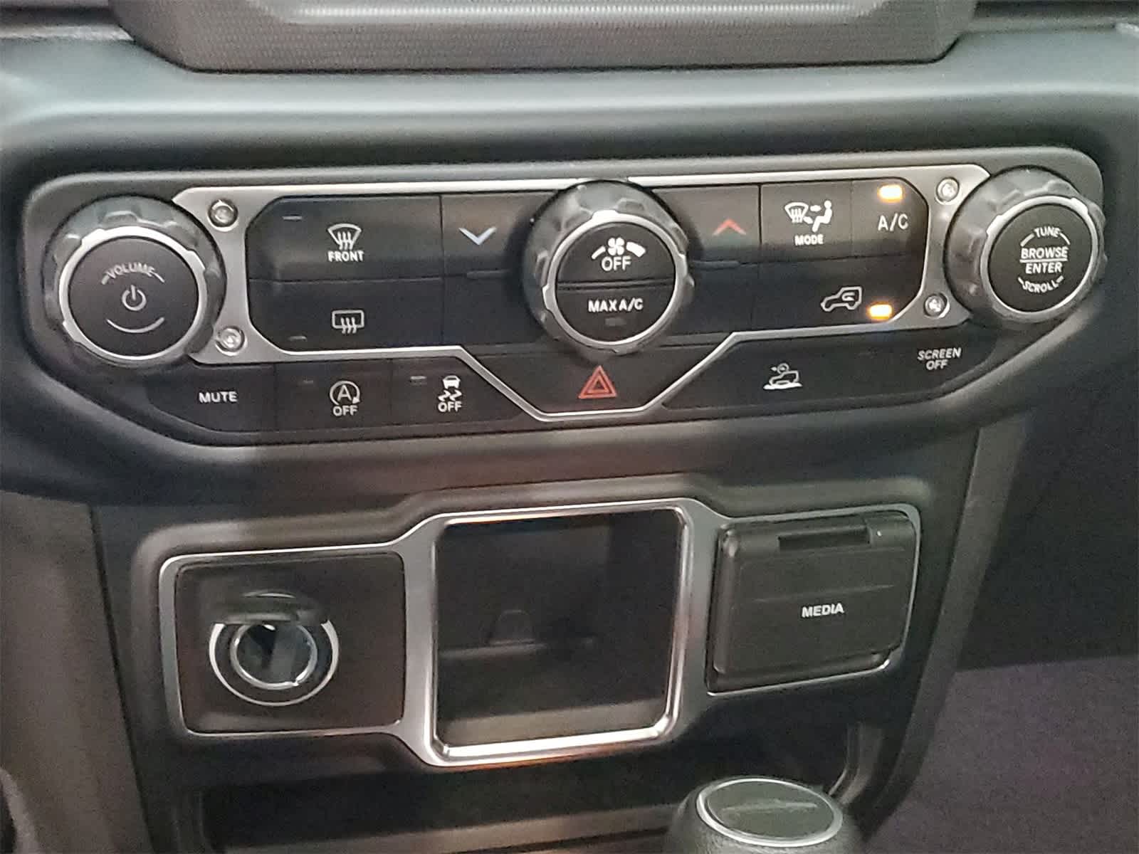 Thumbnail: 2023 Jeep Gladiator - 27