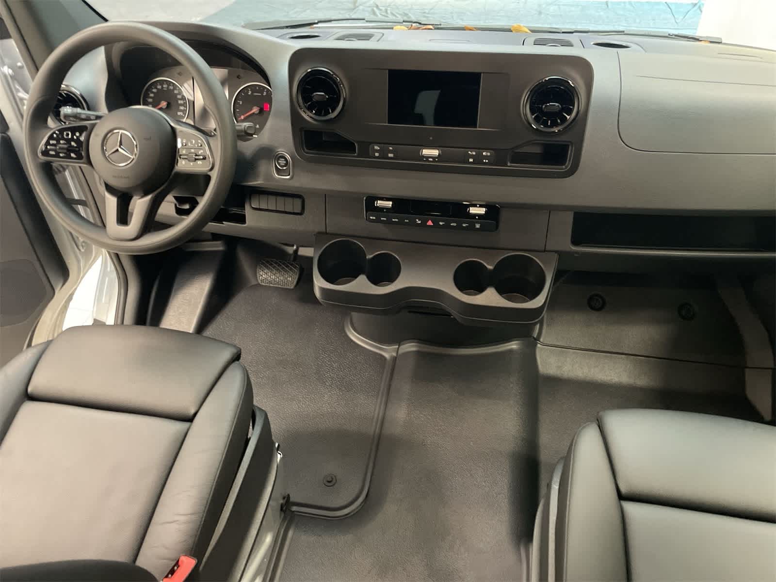 Thumbnail: 2024 Mercedes-Benz Sprinter - 17