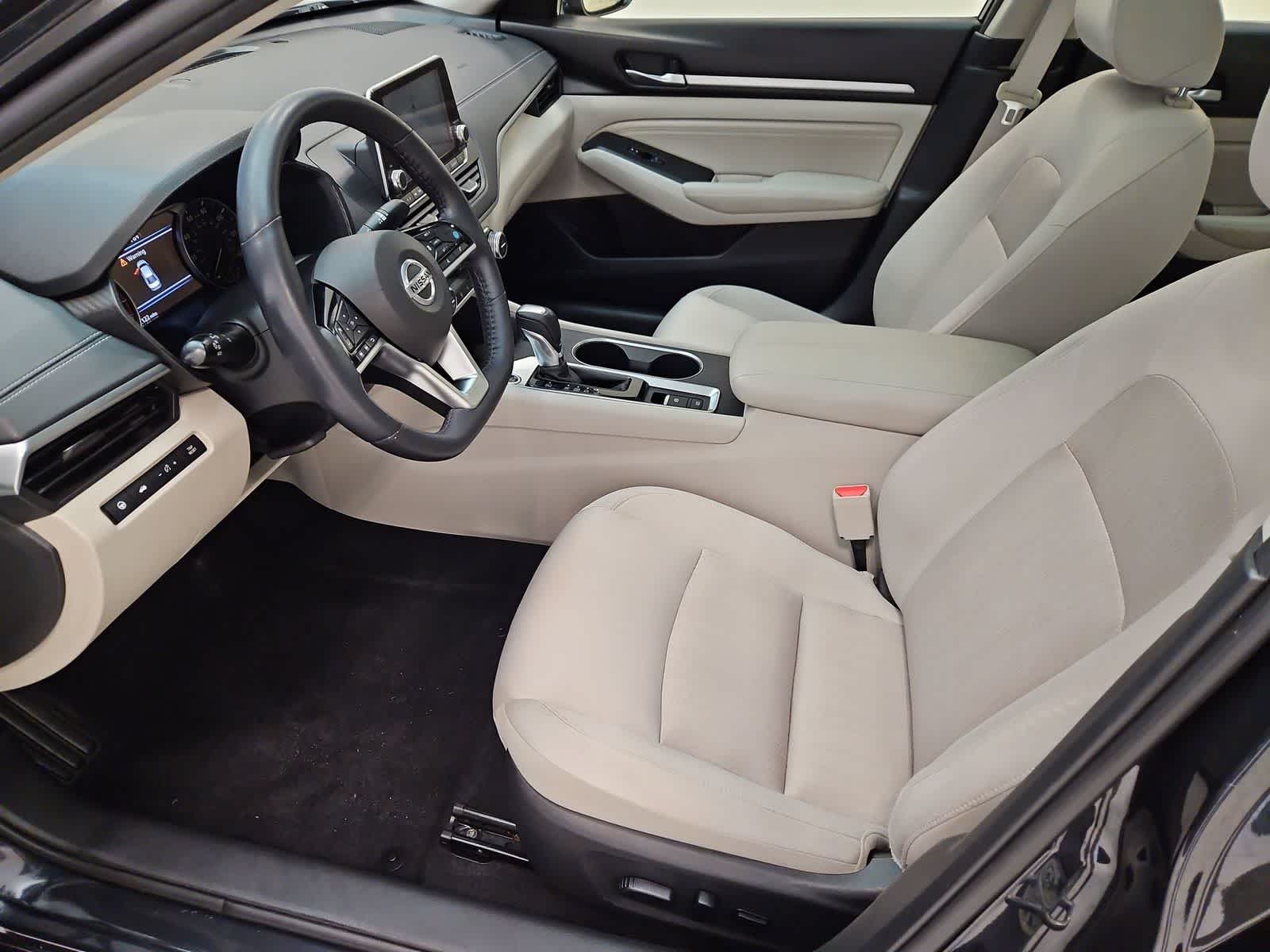 2019 Nissan Altima SV - Photo 17