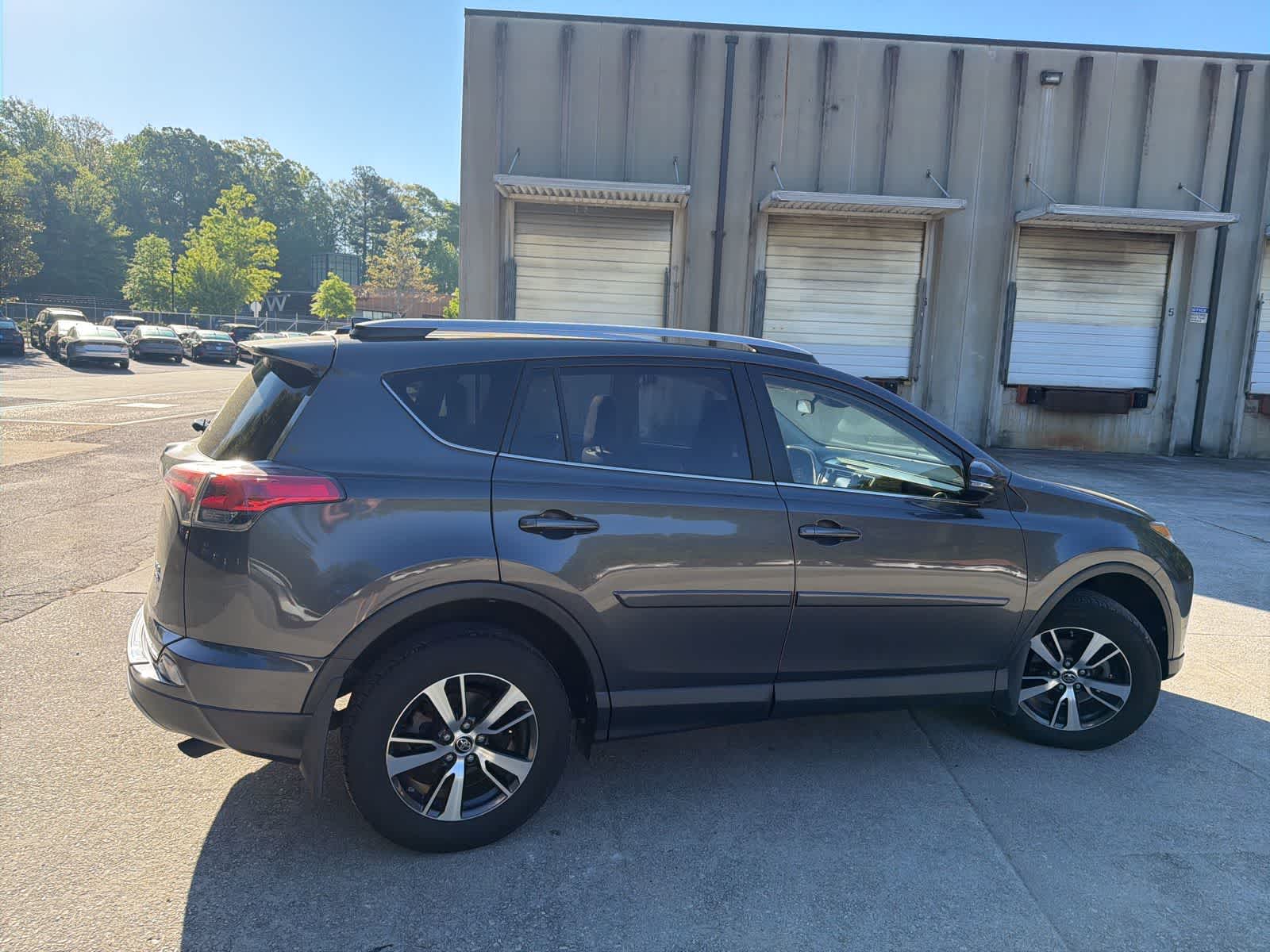 Thumbnail: 2018 Toyota RAV4 - 11