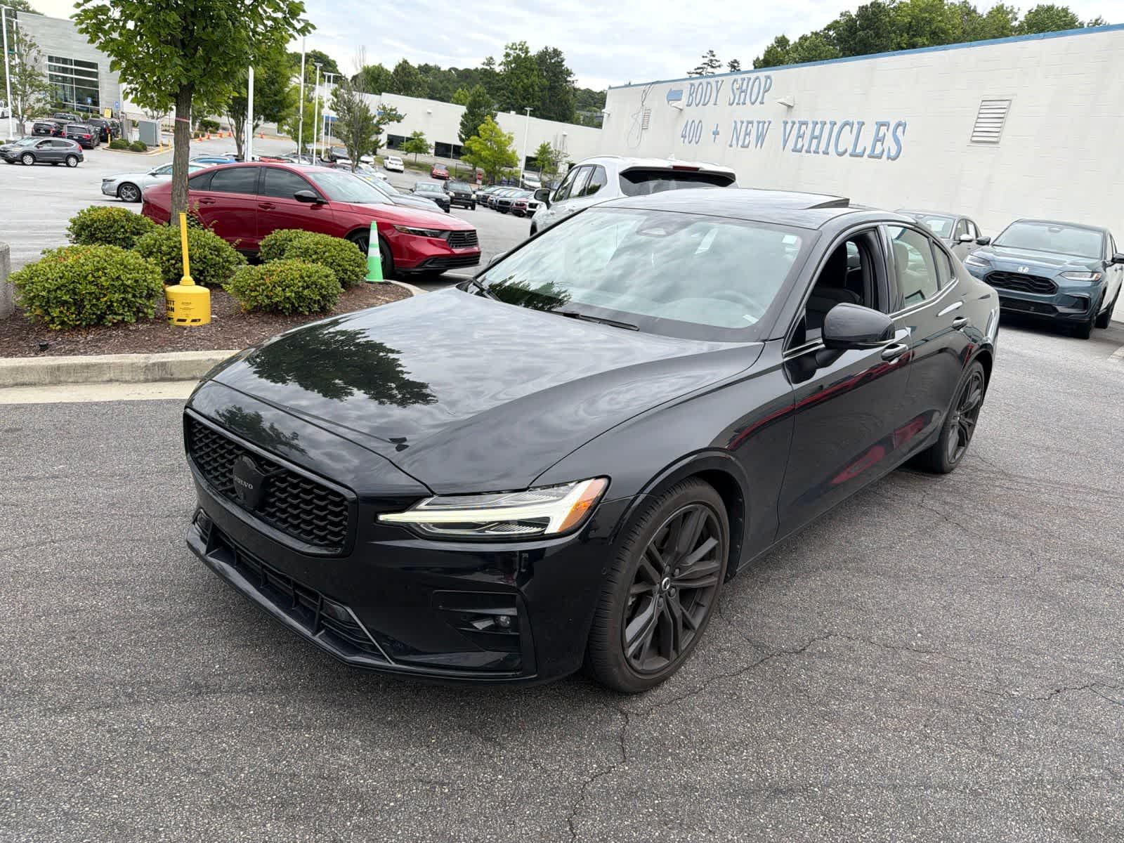 Thumbnail: 2024 Volvo S60 - 3