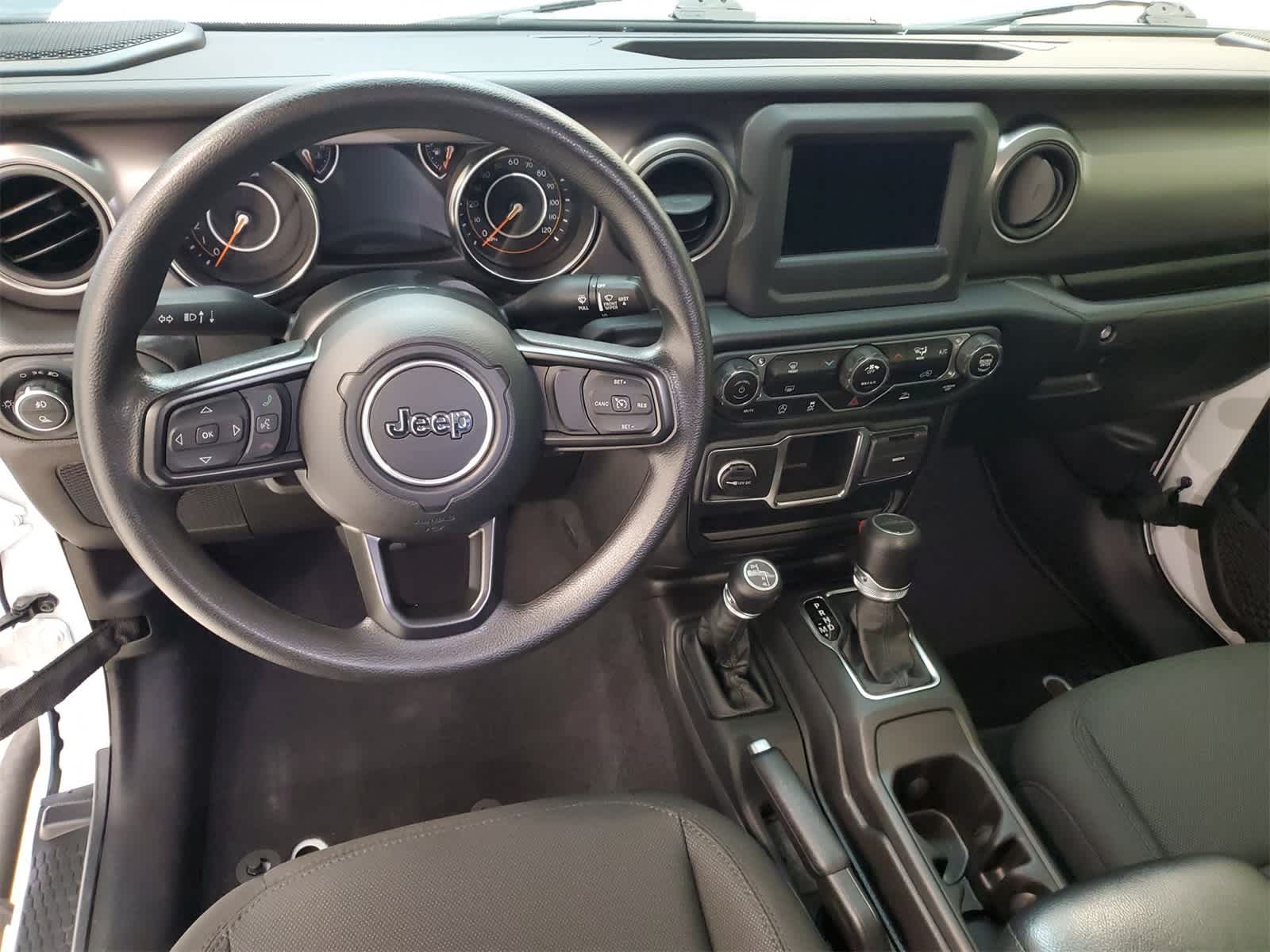 Thumbnail: 2023 Jeep Gladiator - 16