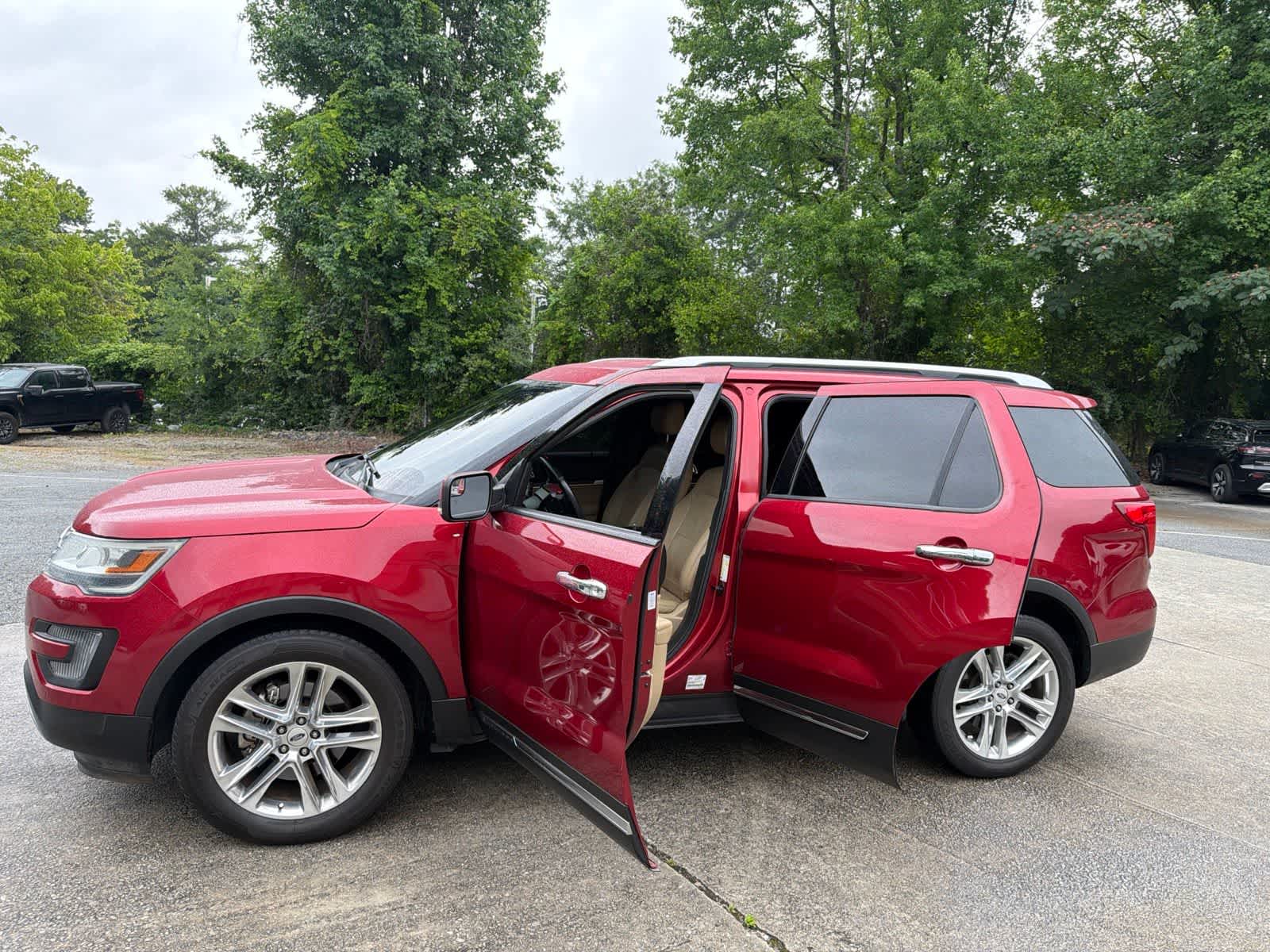 Thumbnail: 2016 Ford Explorer - 19
