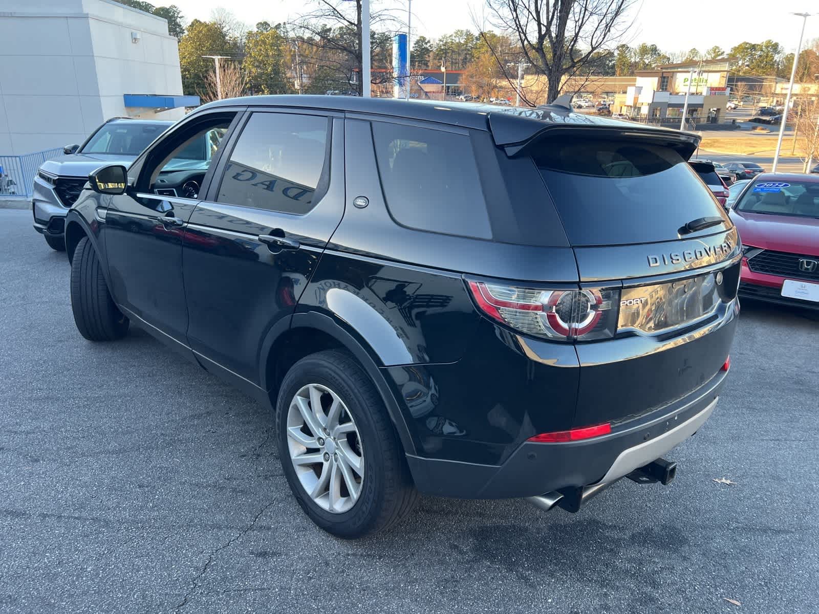 Thumbnail: 2016 Land Rover Discovery Sport - 7