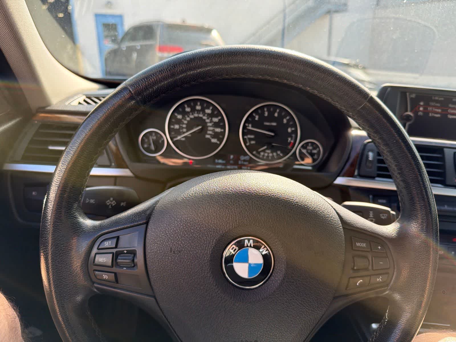 Thumbnail: 2013 BMW 3 Series - 25