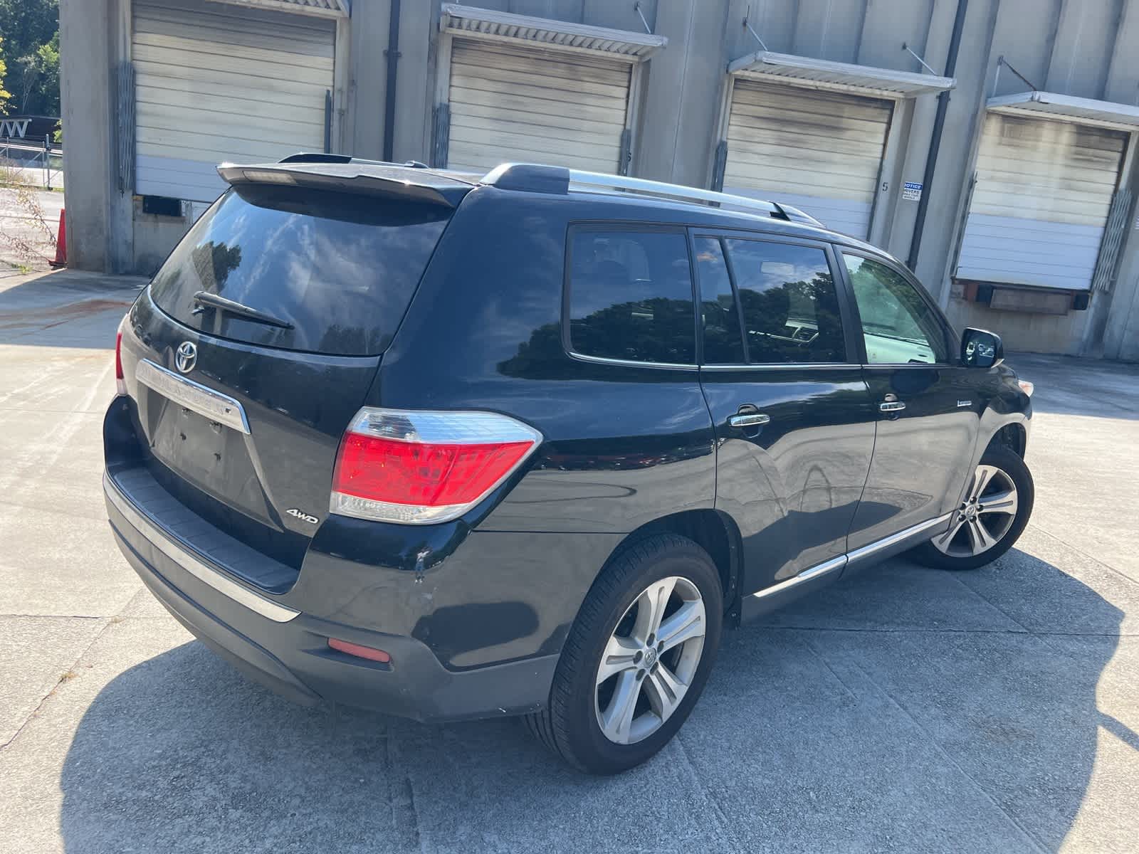Thumbnail: 2013 Toyota Highlander - 10