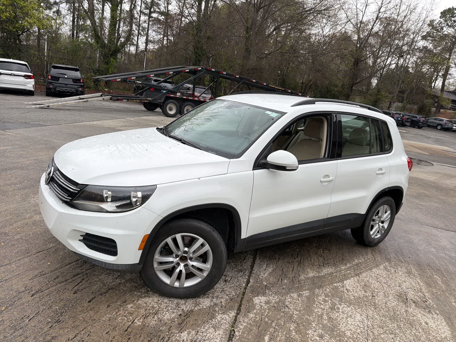Thumbnail: 2016 Volkswagen Tiguan - 4