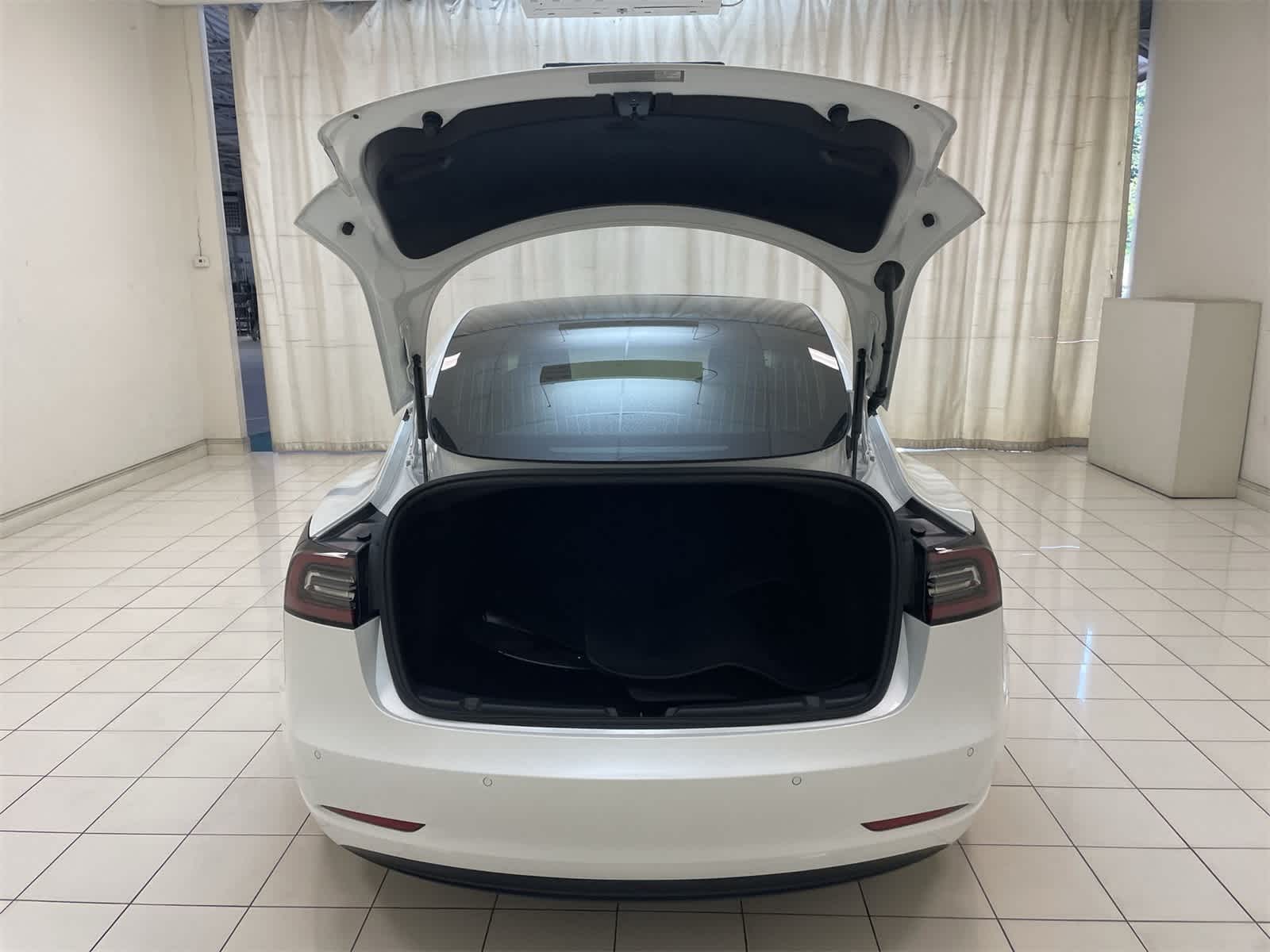 Thumbnail: 2020 Tesla Model 3 - 20