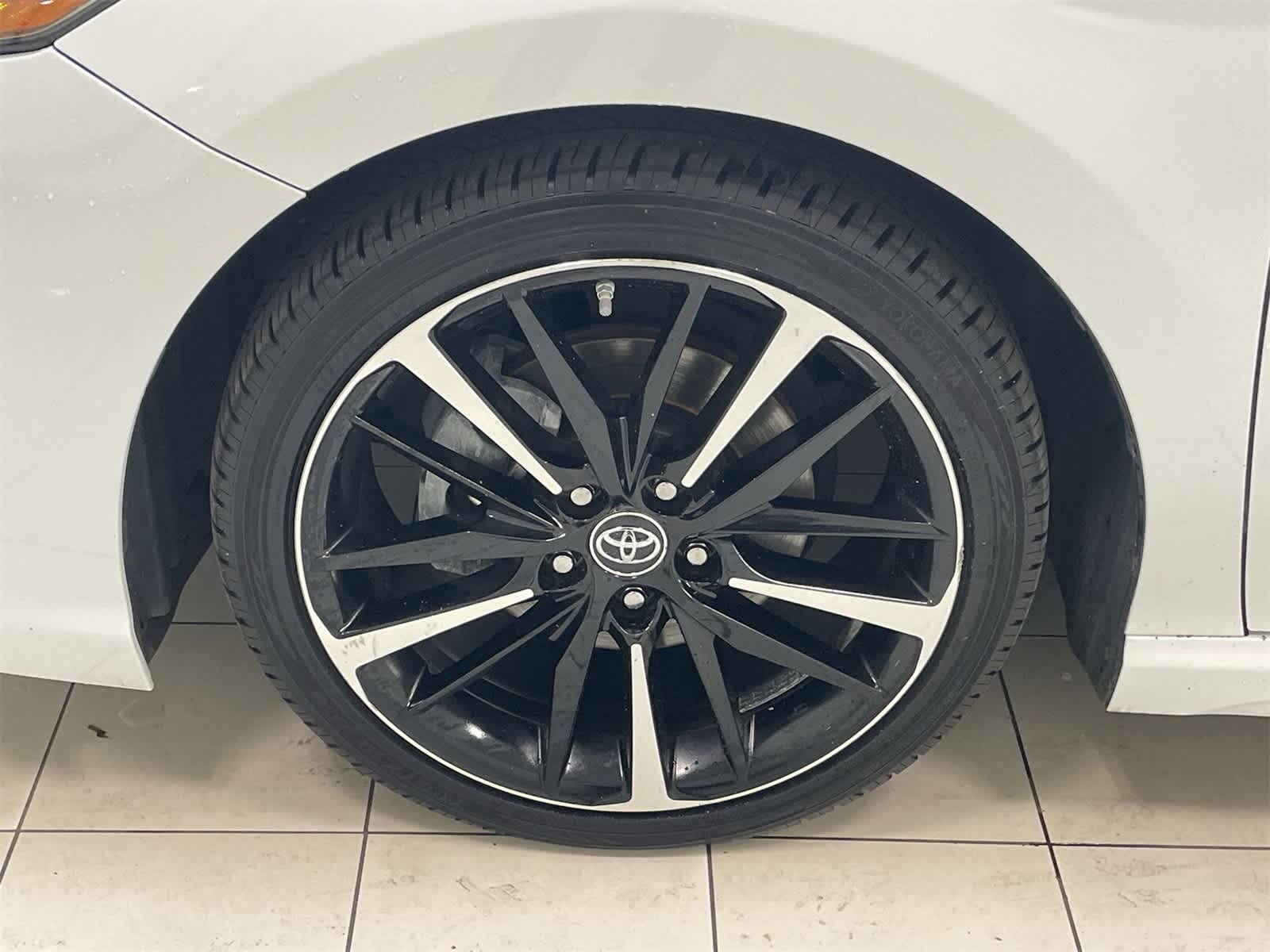 Thumbnail: 2019 Toyota Camry - 22