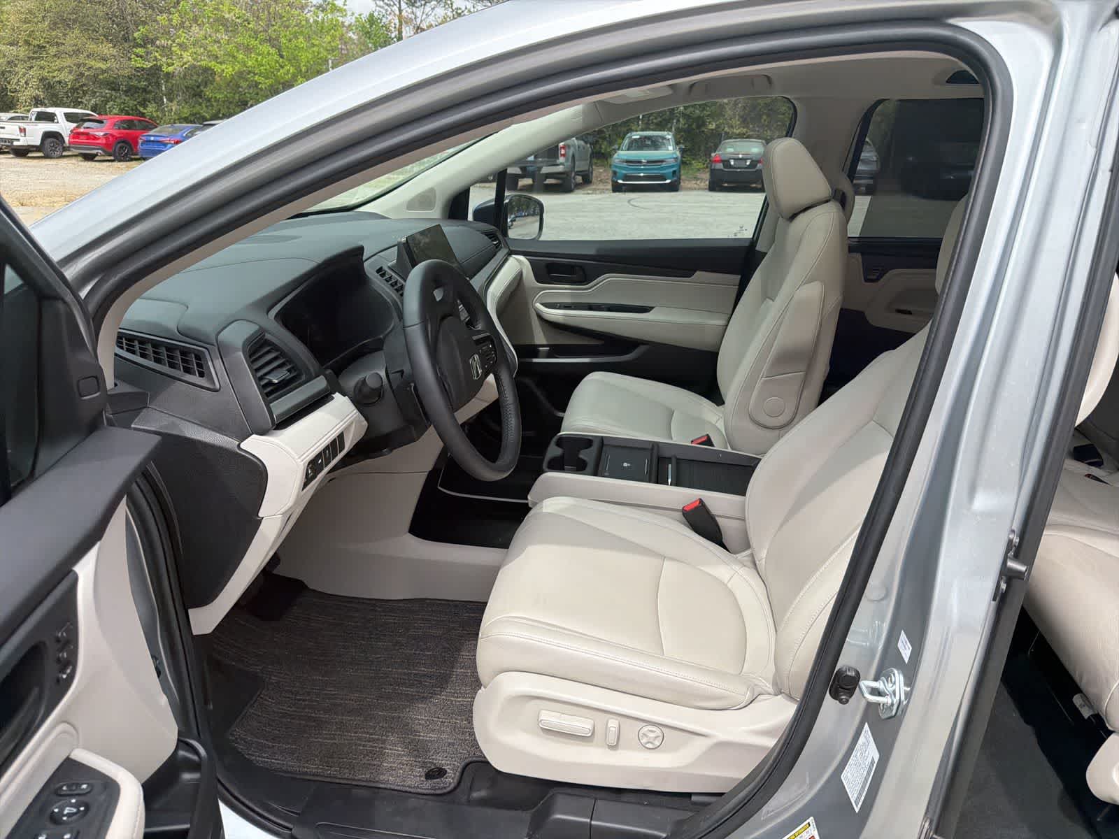 Thumbnail: 2025 Honda Odyssey - 16