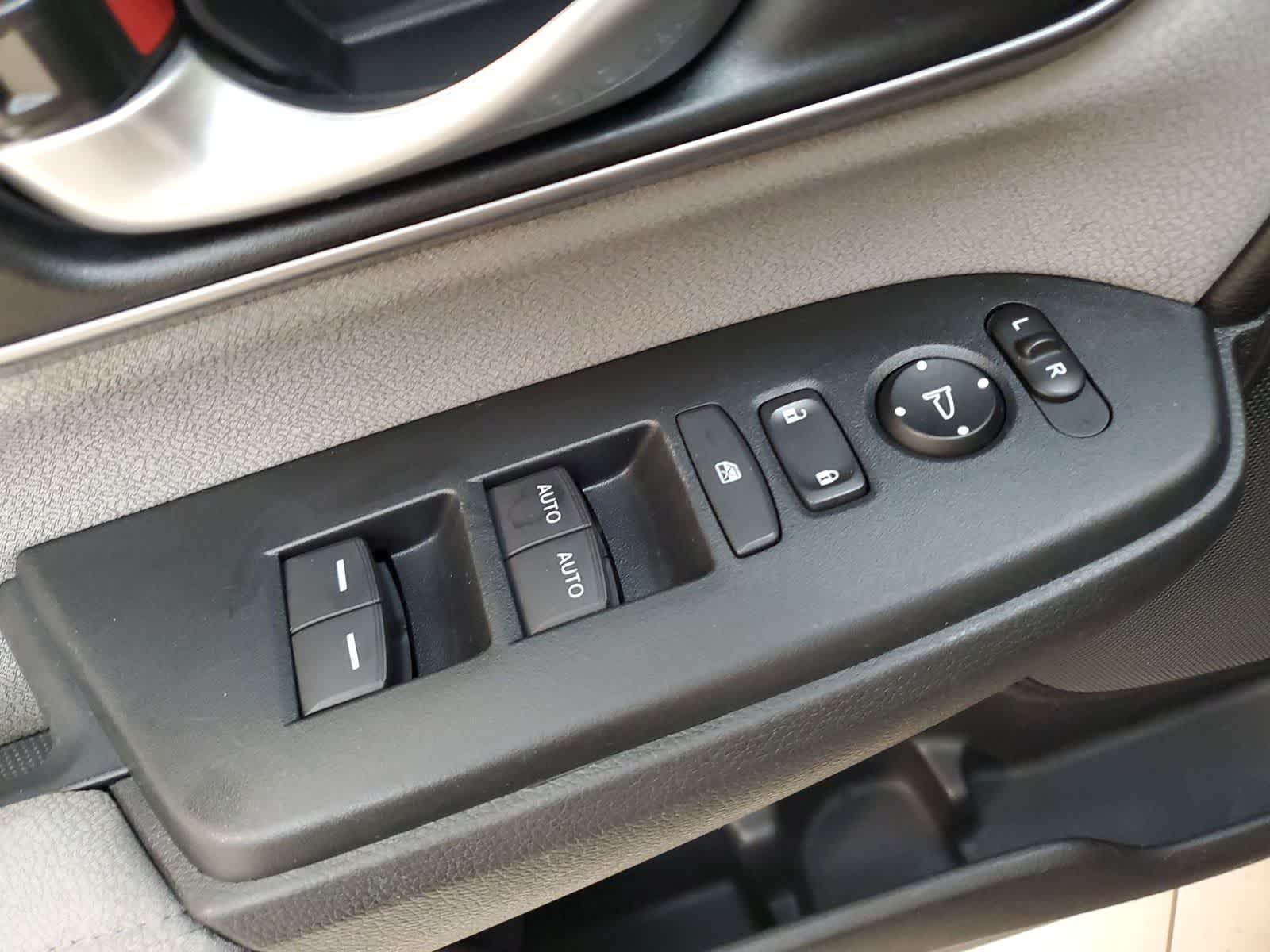 Thumbnail: 2018 Honda CR-V - 17
