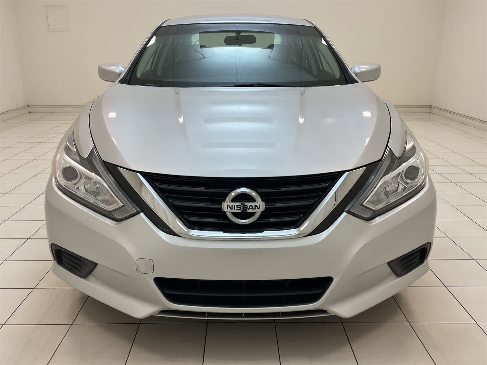 Thumbnail: 2017 Nissan Altima - 22