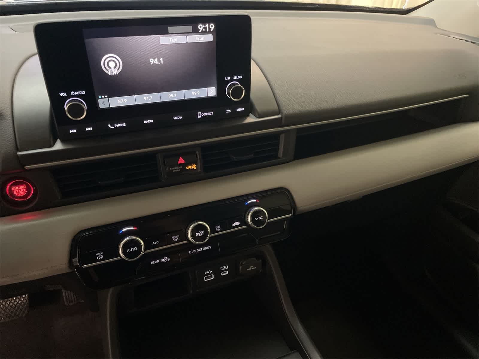 2023 Honda Pilot LX 27