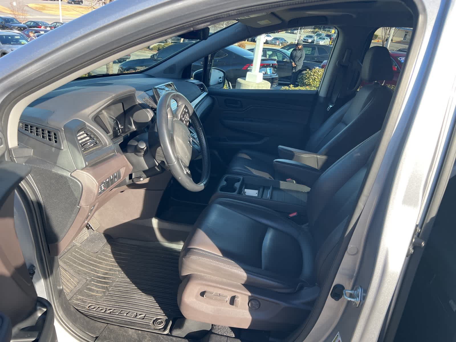 Thumbnail: 2018 Honda Odyssey - 15