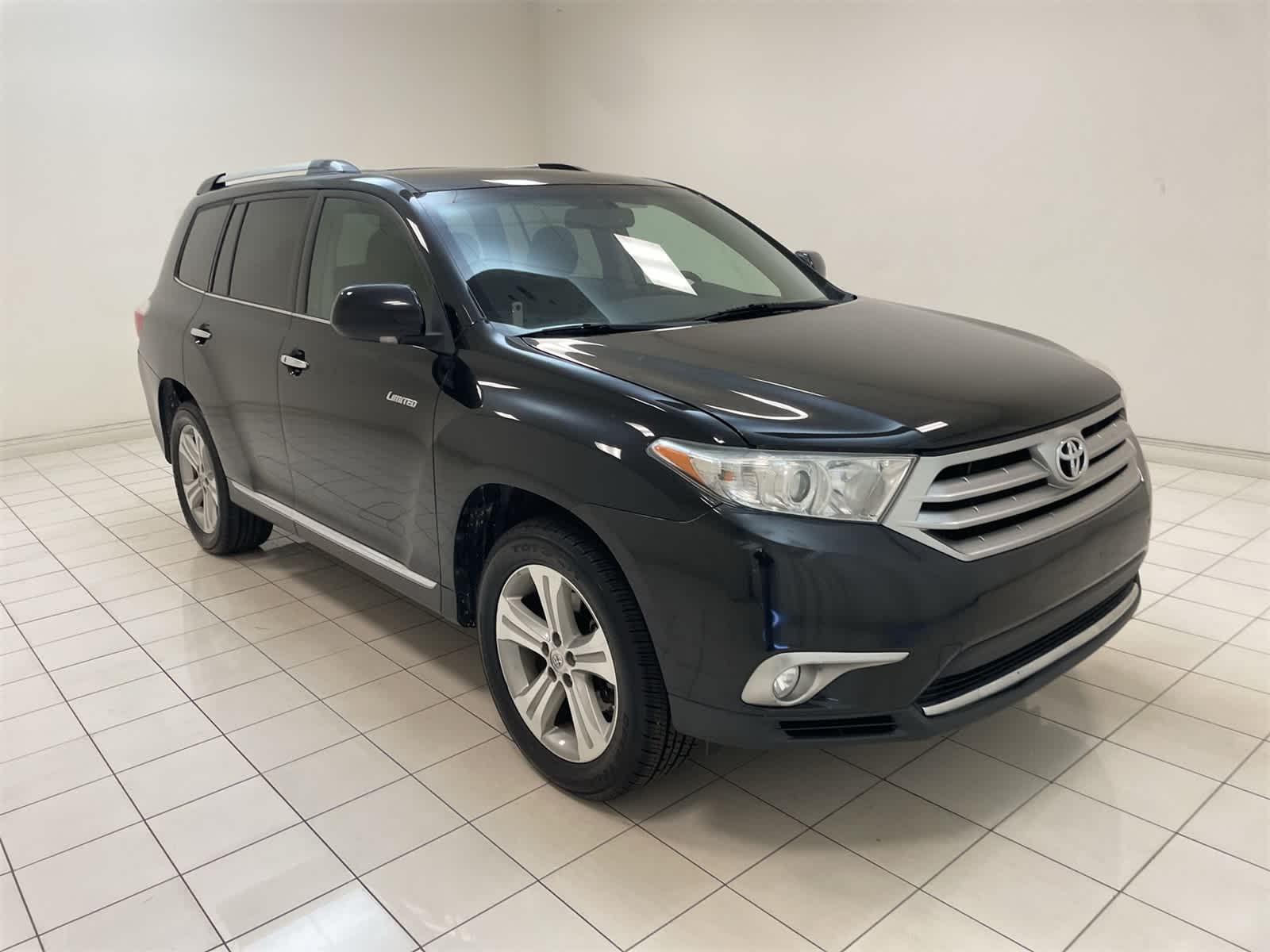 Thumbnail: 2013 Toyota Highlander - 25