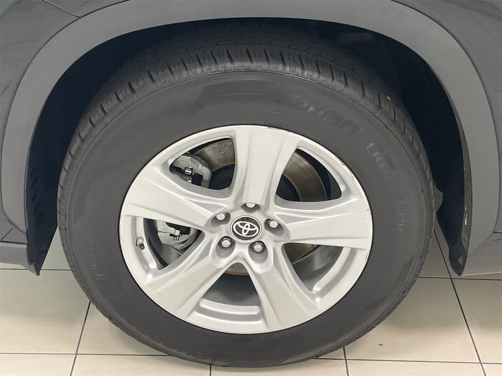 Thumbnail: 2022 Toyota Highlander - 21