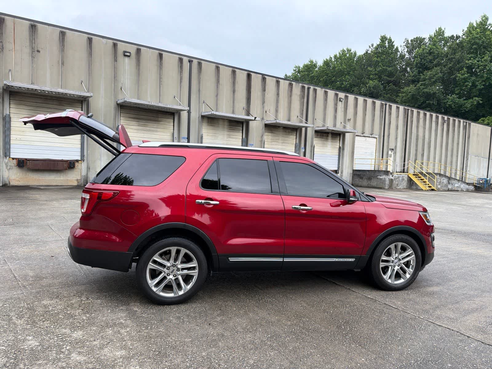 Thumbnail: 2016 Ford Explorer - 13