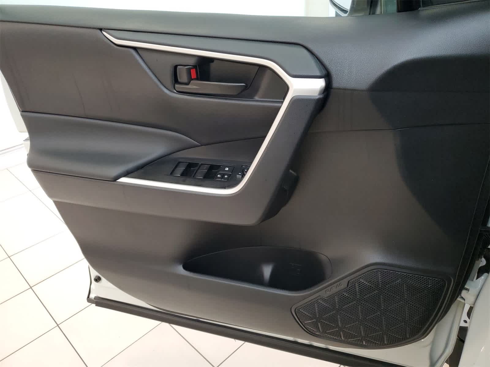 Thumbnail: 2025 Toyota RAV4 - 13