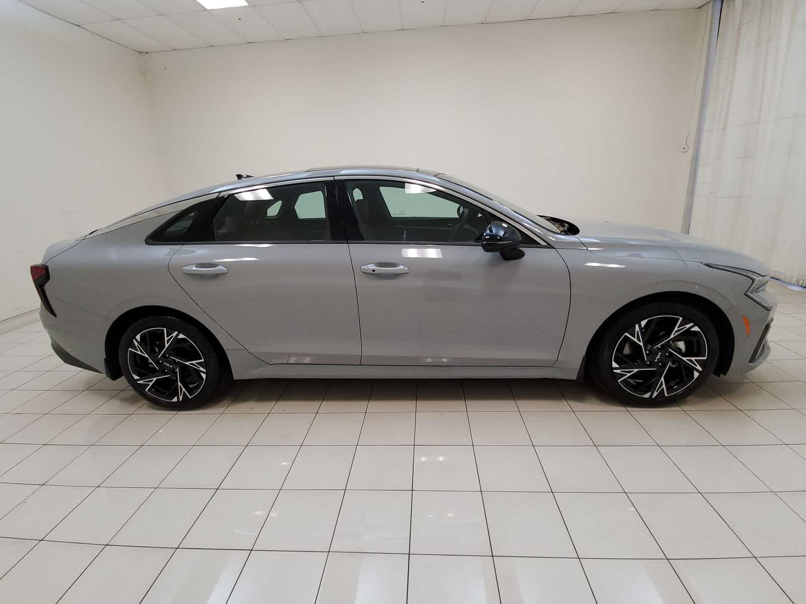 Thumbnail: 2025 Kia K5 - 27