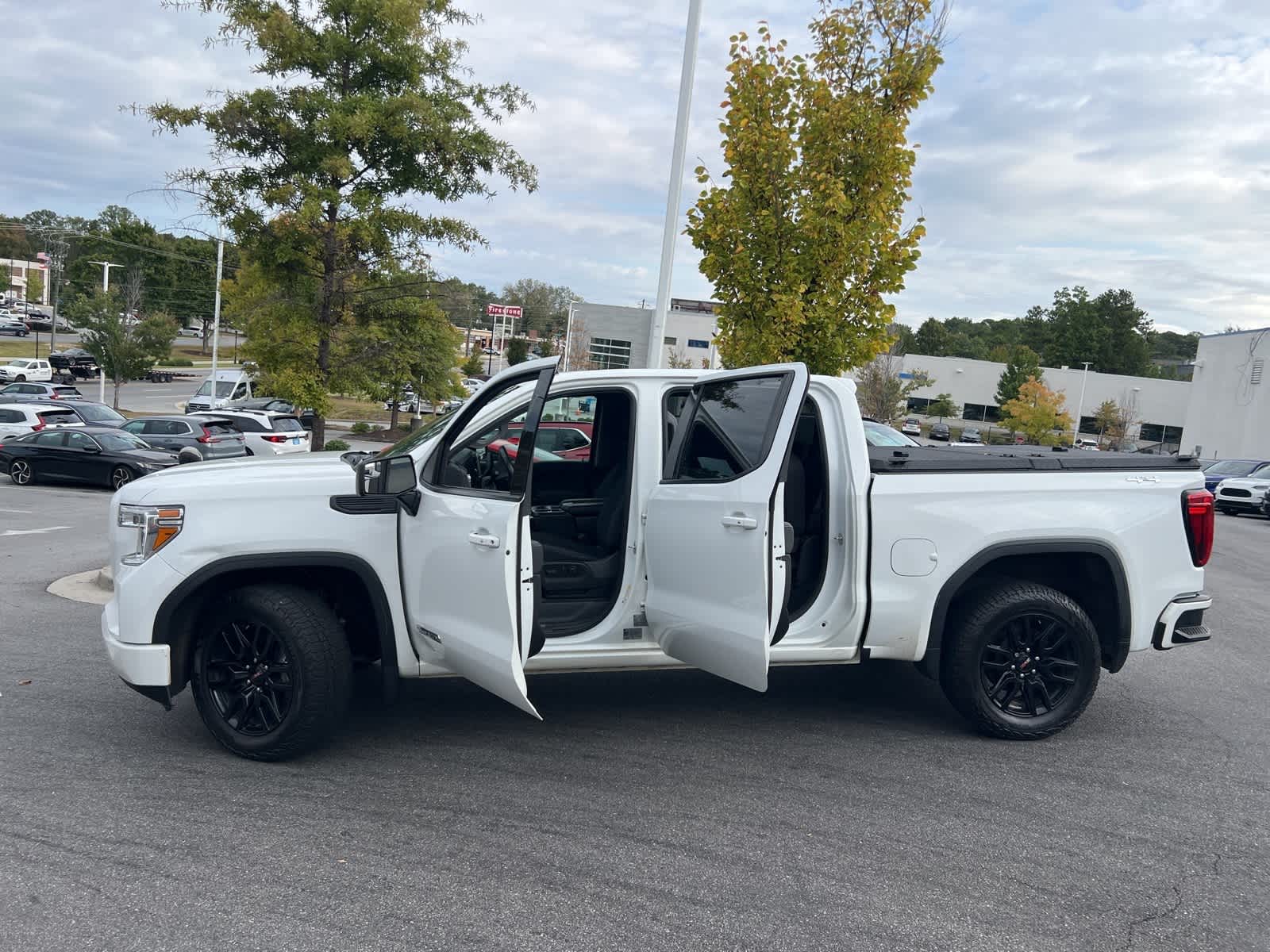 Thumbnail: 2022 GMC Sierra 1500 - 17
