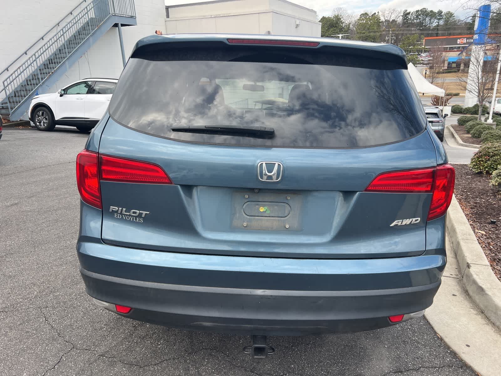 Thumbnail: 2016 Honda Pilot - 9