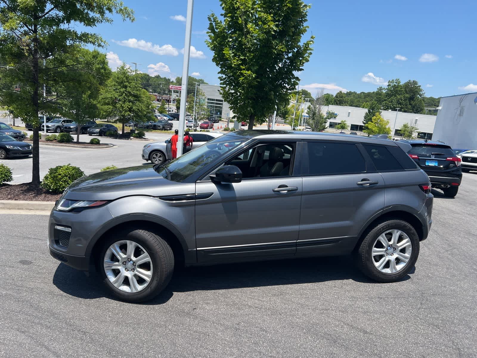 Thumbnail: 2017 Land Rover Range Rover Evoque - 6
