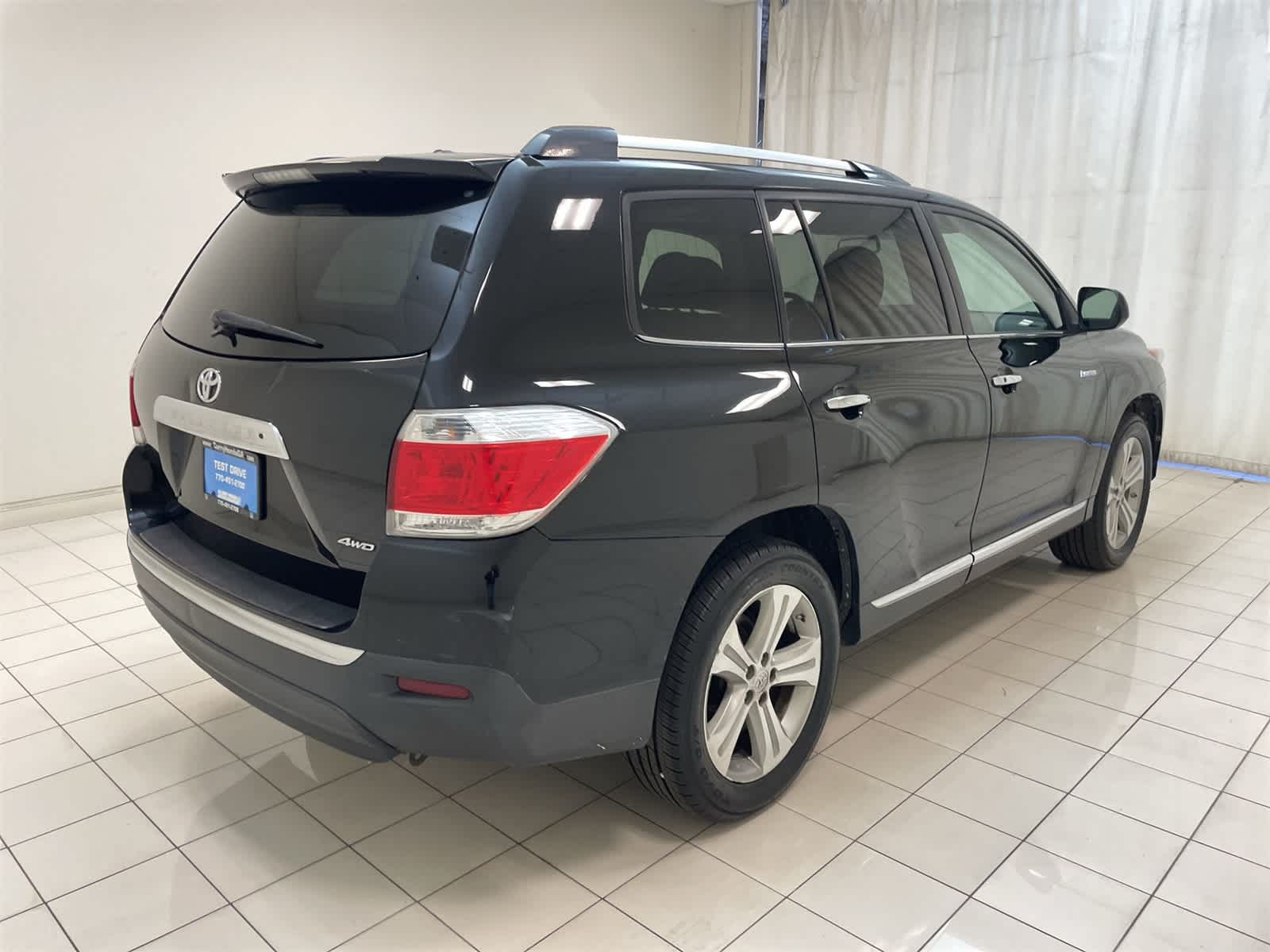 Thumbnail: 2013 Toyota Highlander - 27