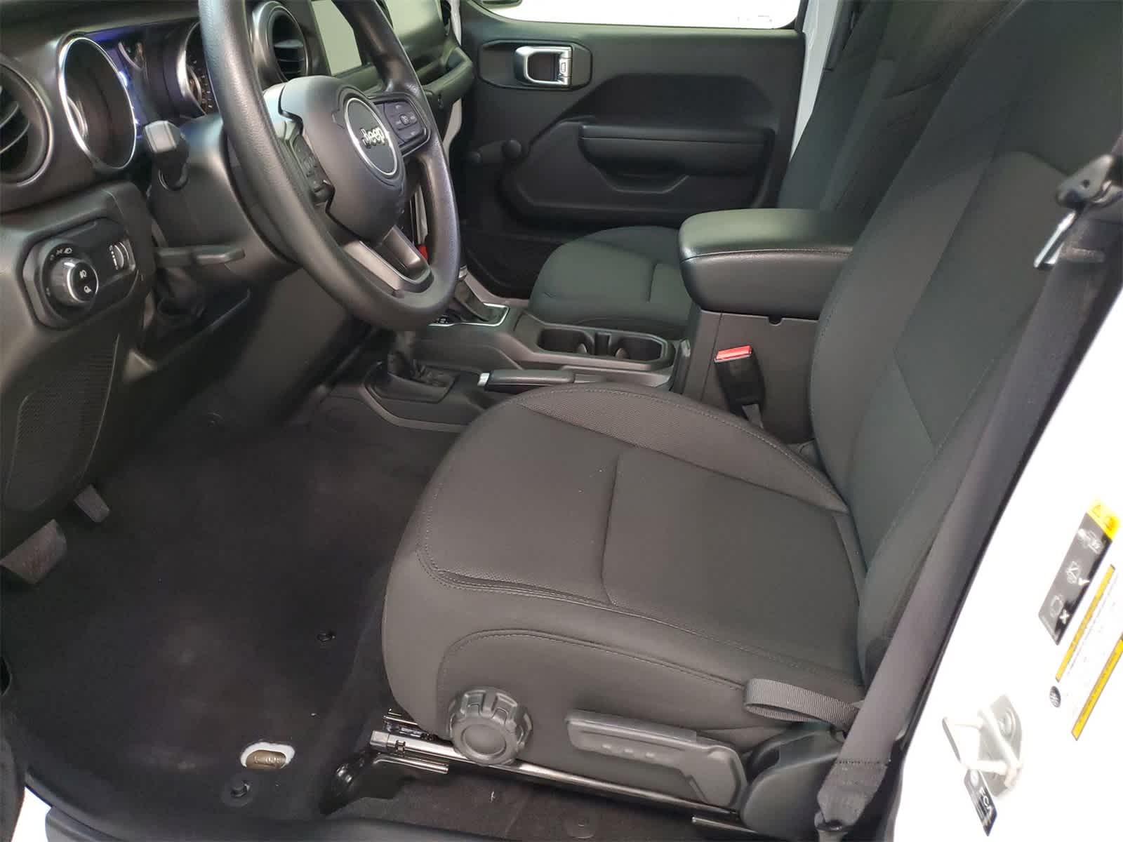 Thumbnail: 2023 Jeep Gladiator - 15