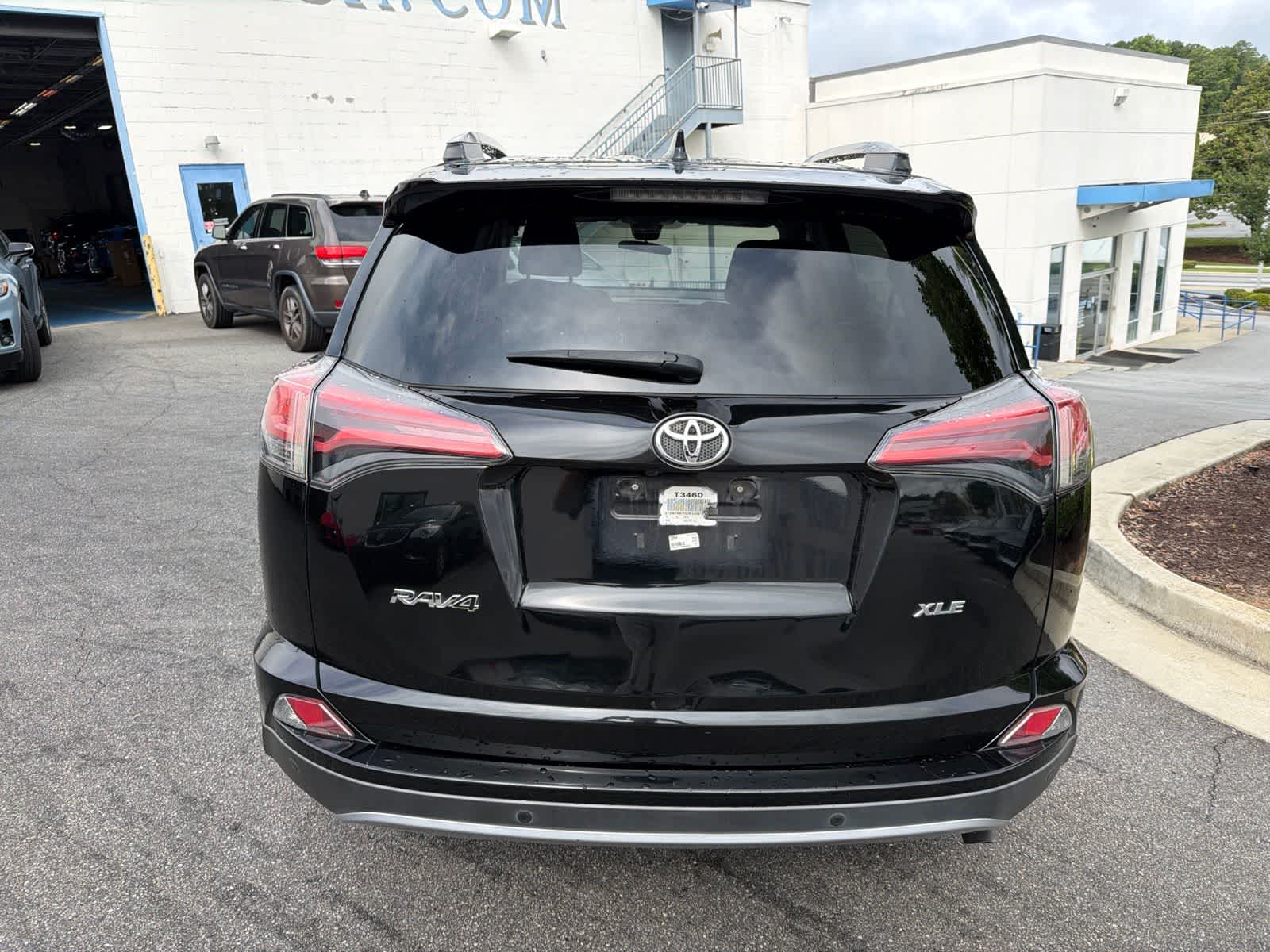 Thumbnail: 2018 Toyota RAV4 - 10