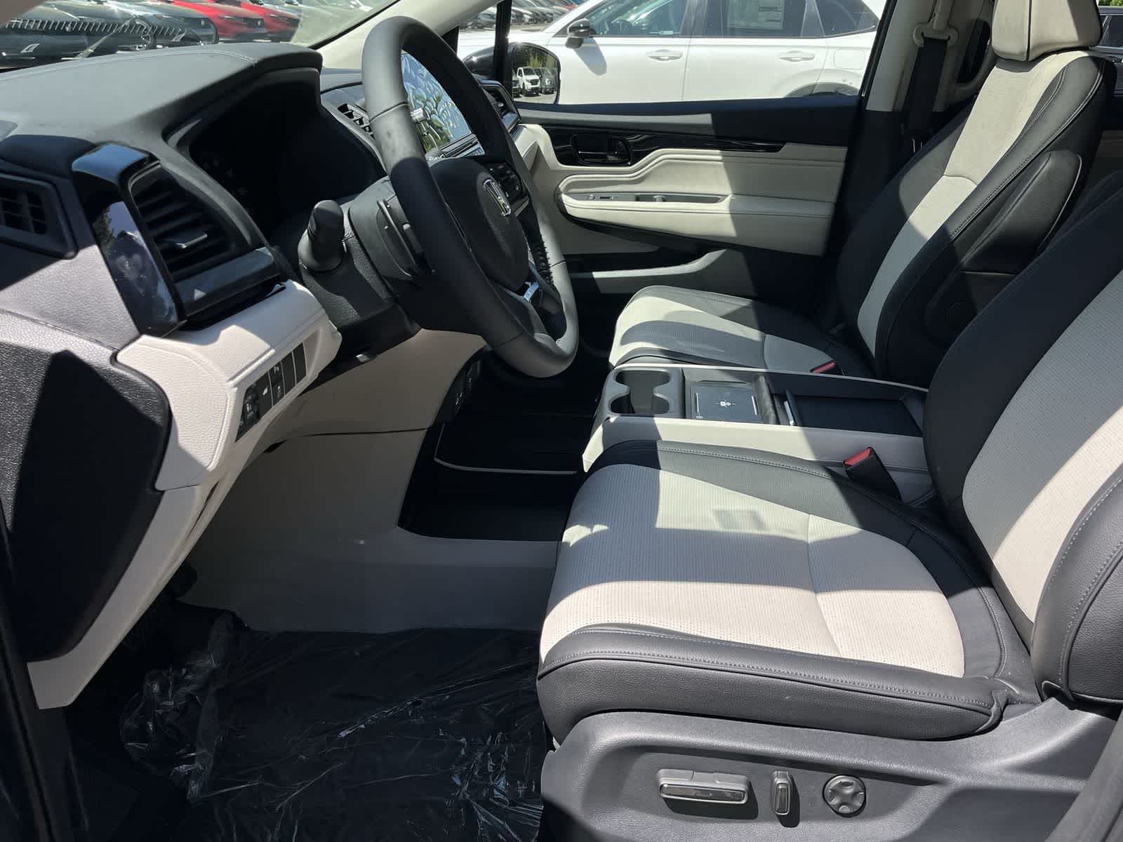 Thumbnail: 2026 Honda Odyssey - 12