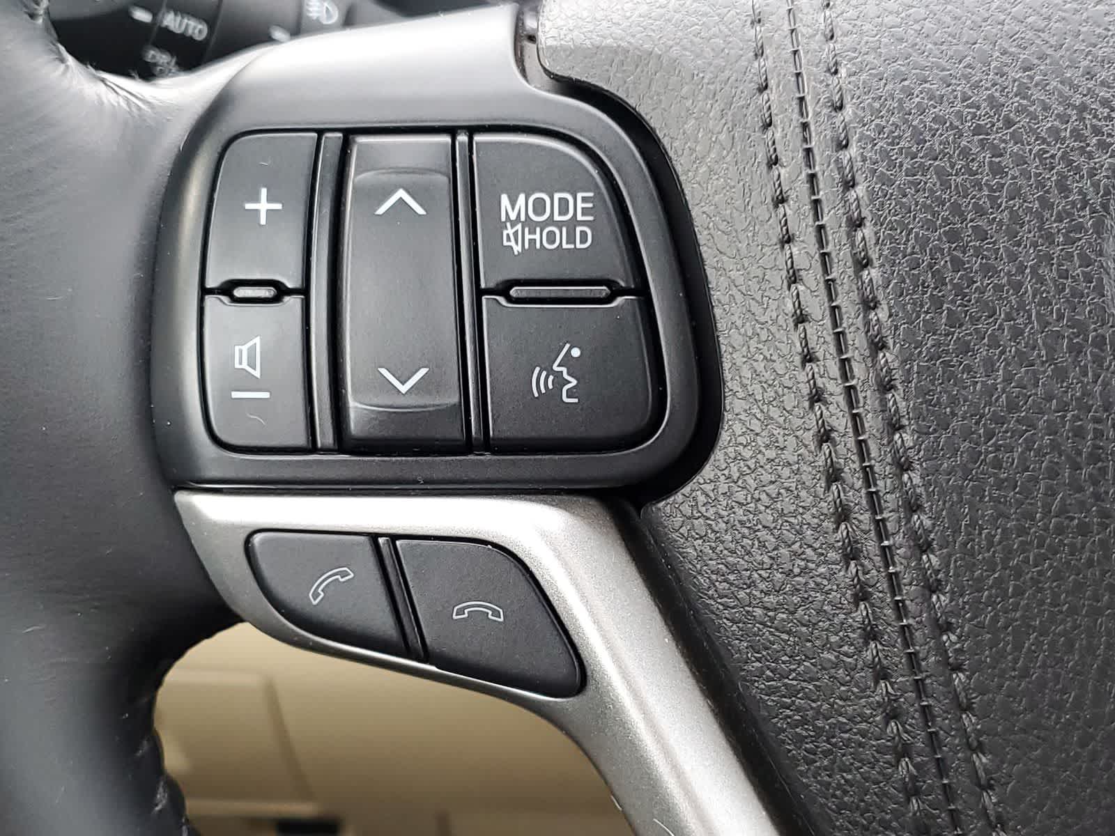 Thumbnail: 2017 Toyota Highlander - 13