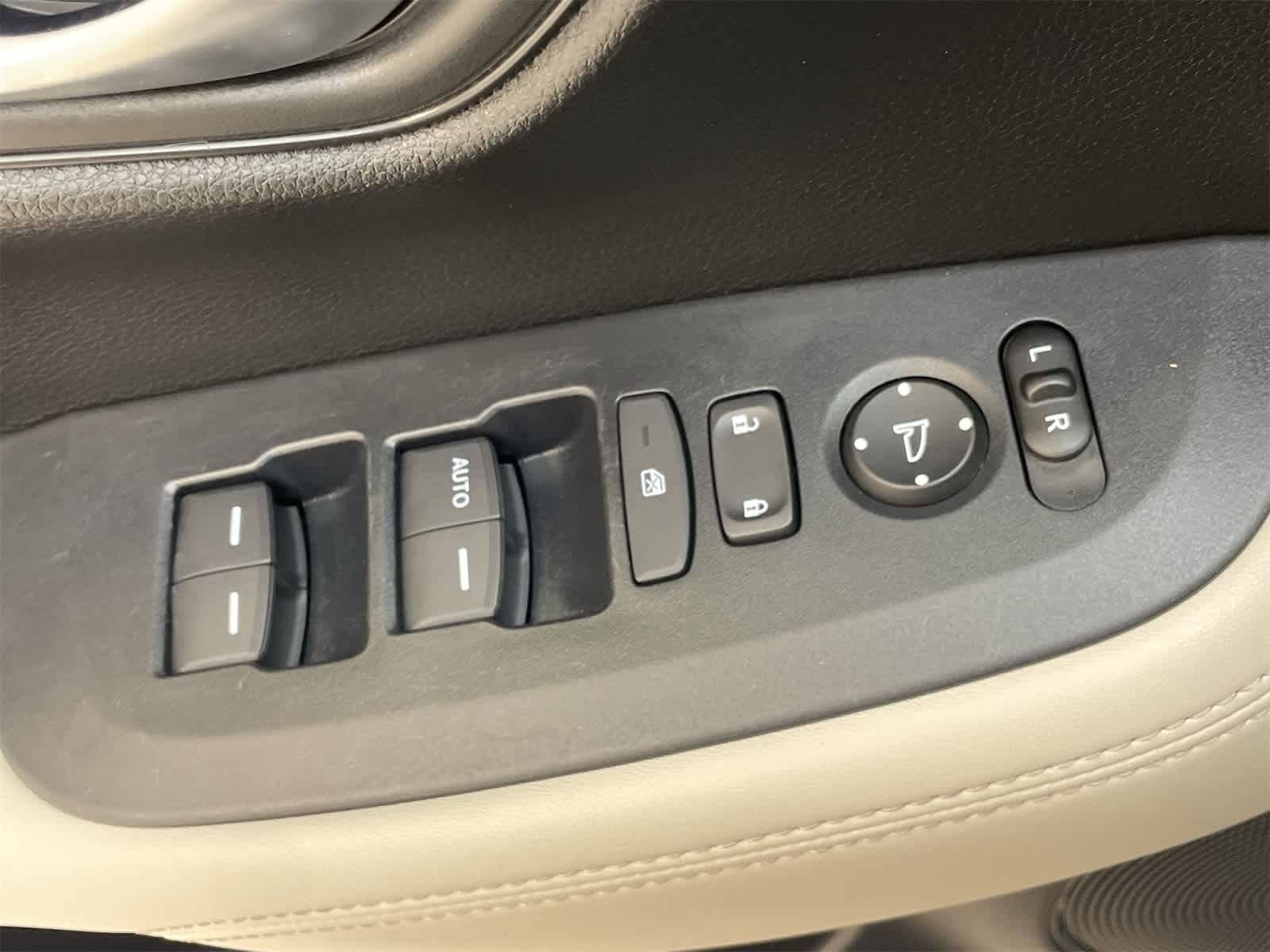 Thumbnail: 2023 Honda HR-V - 15