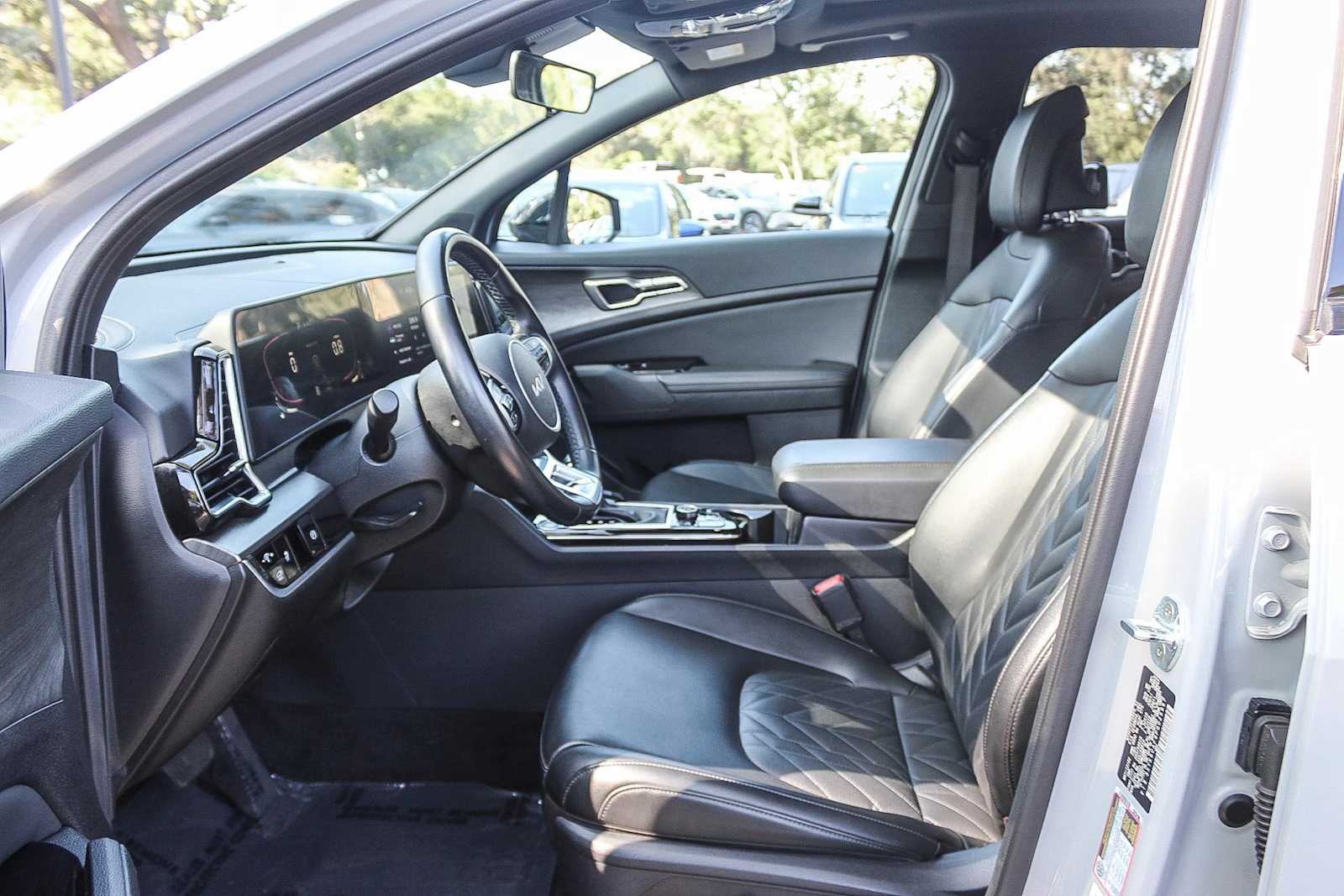 Thumbnail: 2023 Kia Sportage - 16