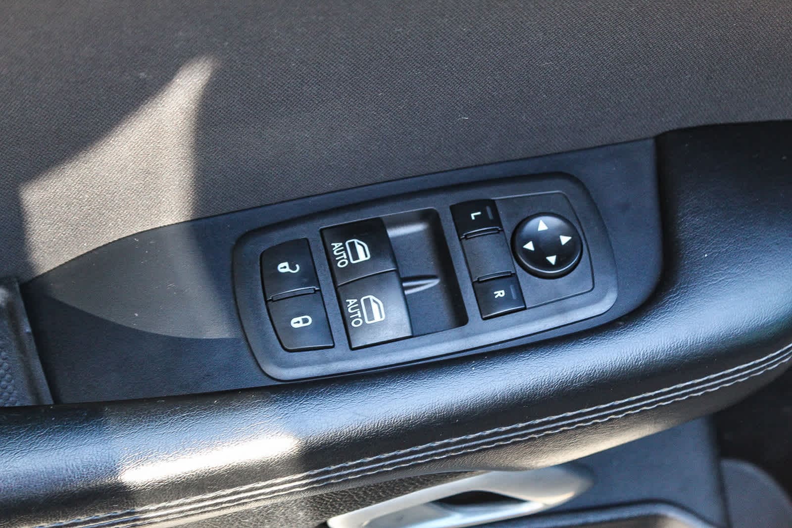 Thumbnail: 2015 Dodge Challenger - 20