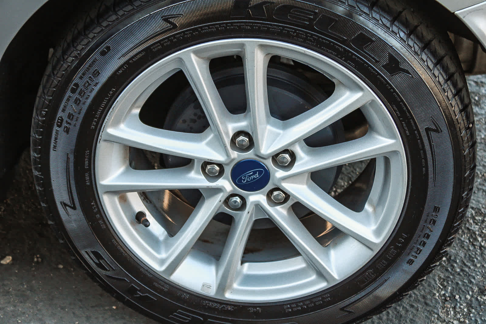 Thumbnail: 2017 Ford Focus - 10