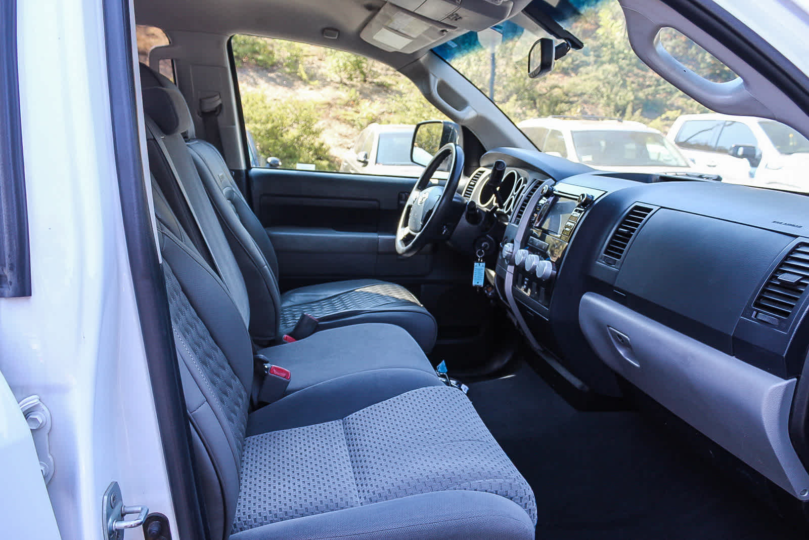 Thumbnail: 2013 Toyota Tundra - 19