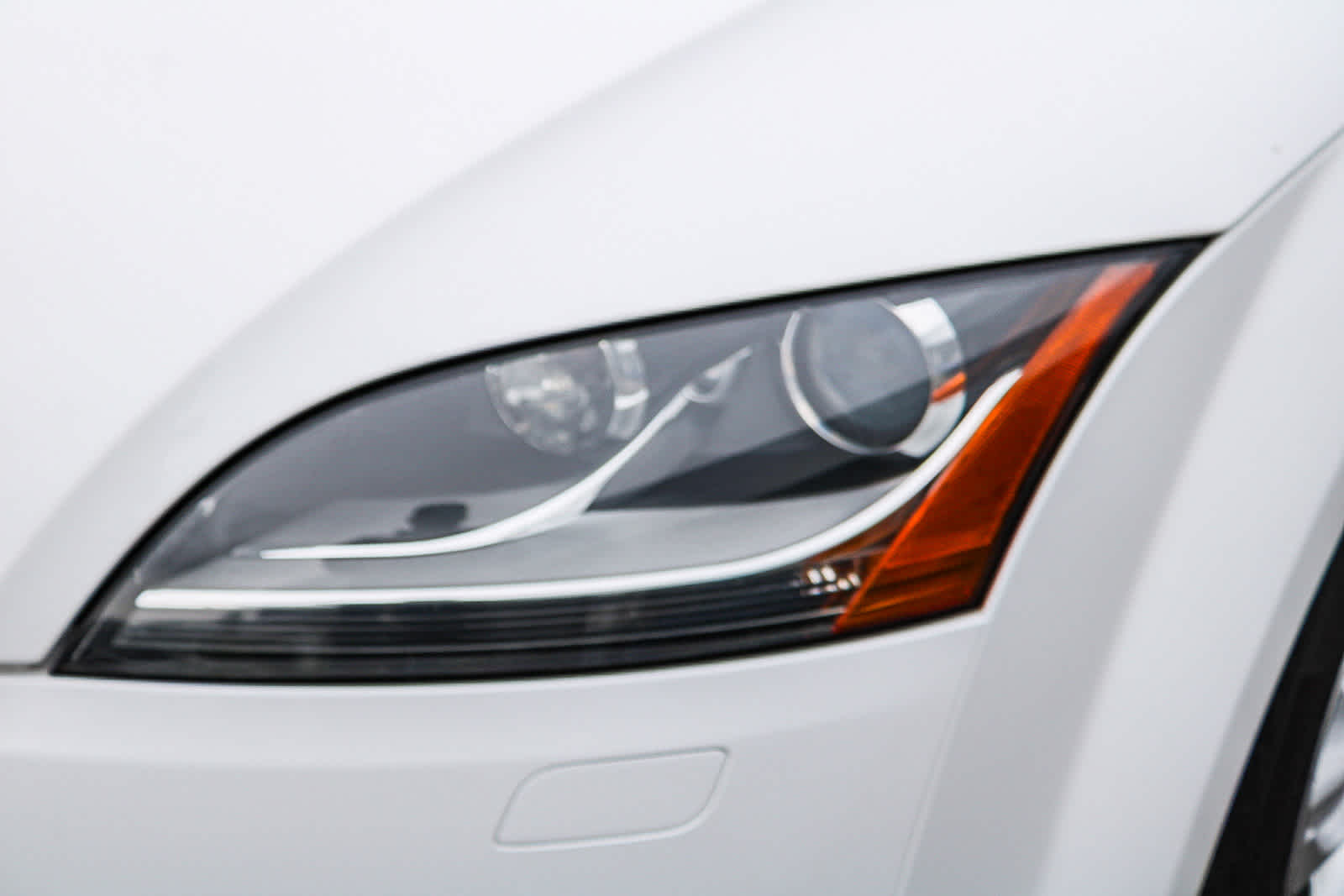 Thumbnail: 2010 Audi TT - 8