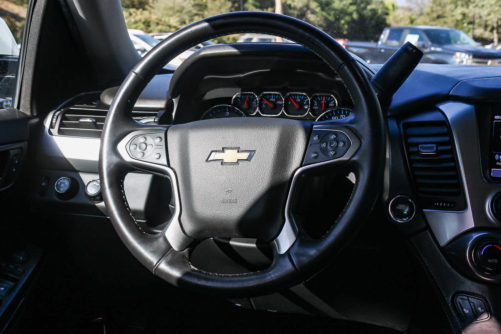 Thumbnail: 2020 Chevrolet Tahoe - 15
